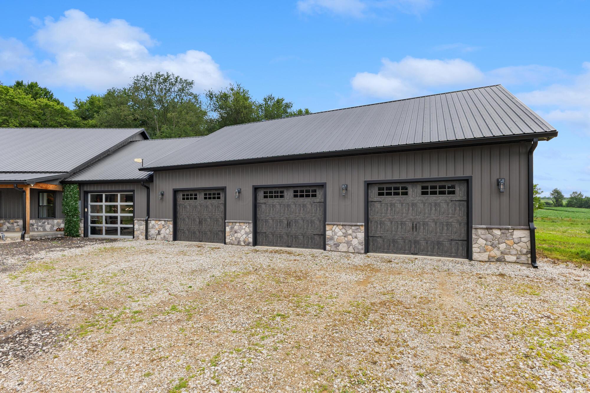 16265 Fredericktown Amity Road