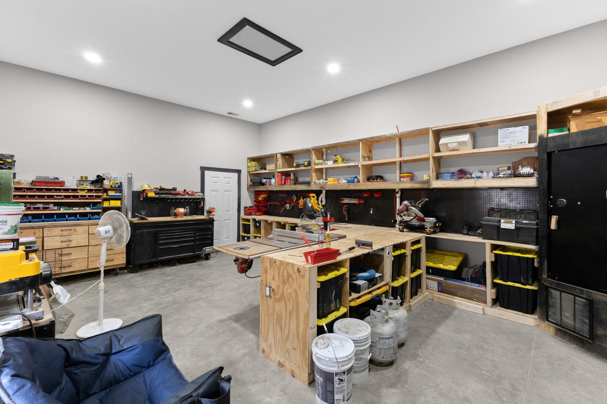 16265 Fredericktown Amity Road