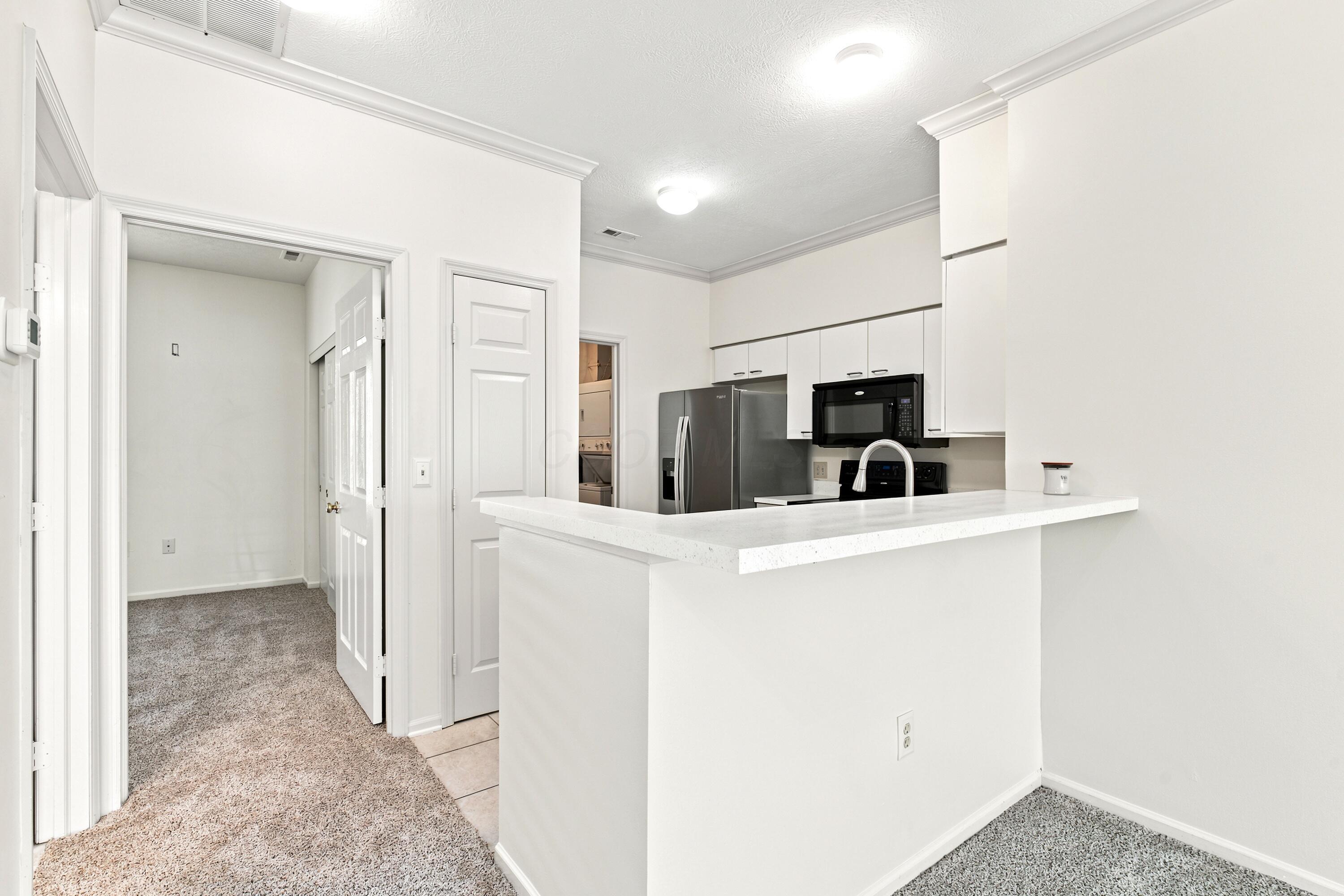22 W Russell Street