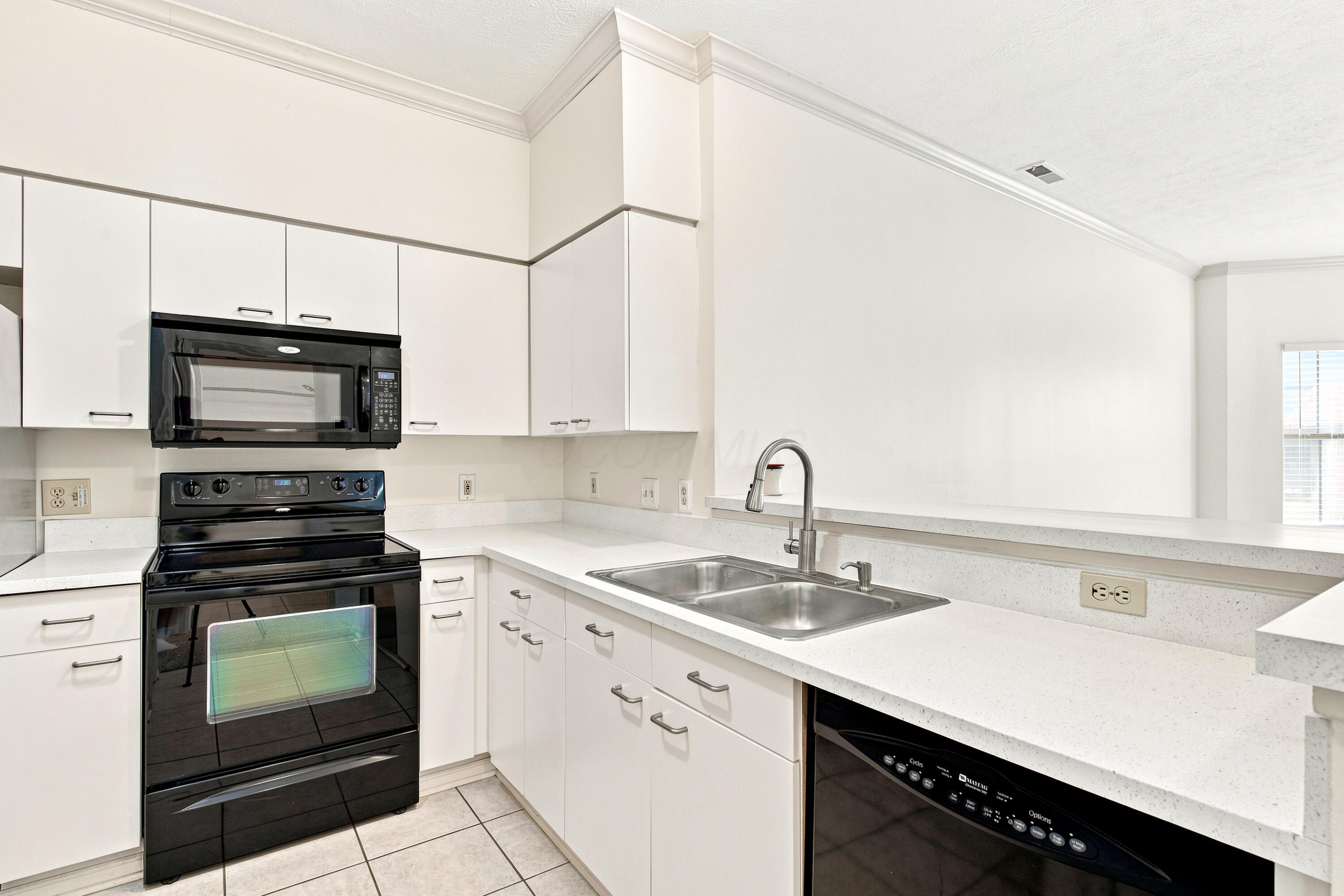 22 W Russell Street