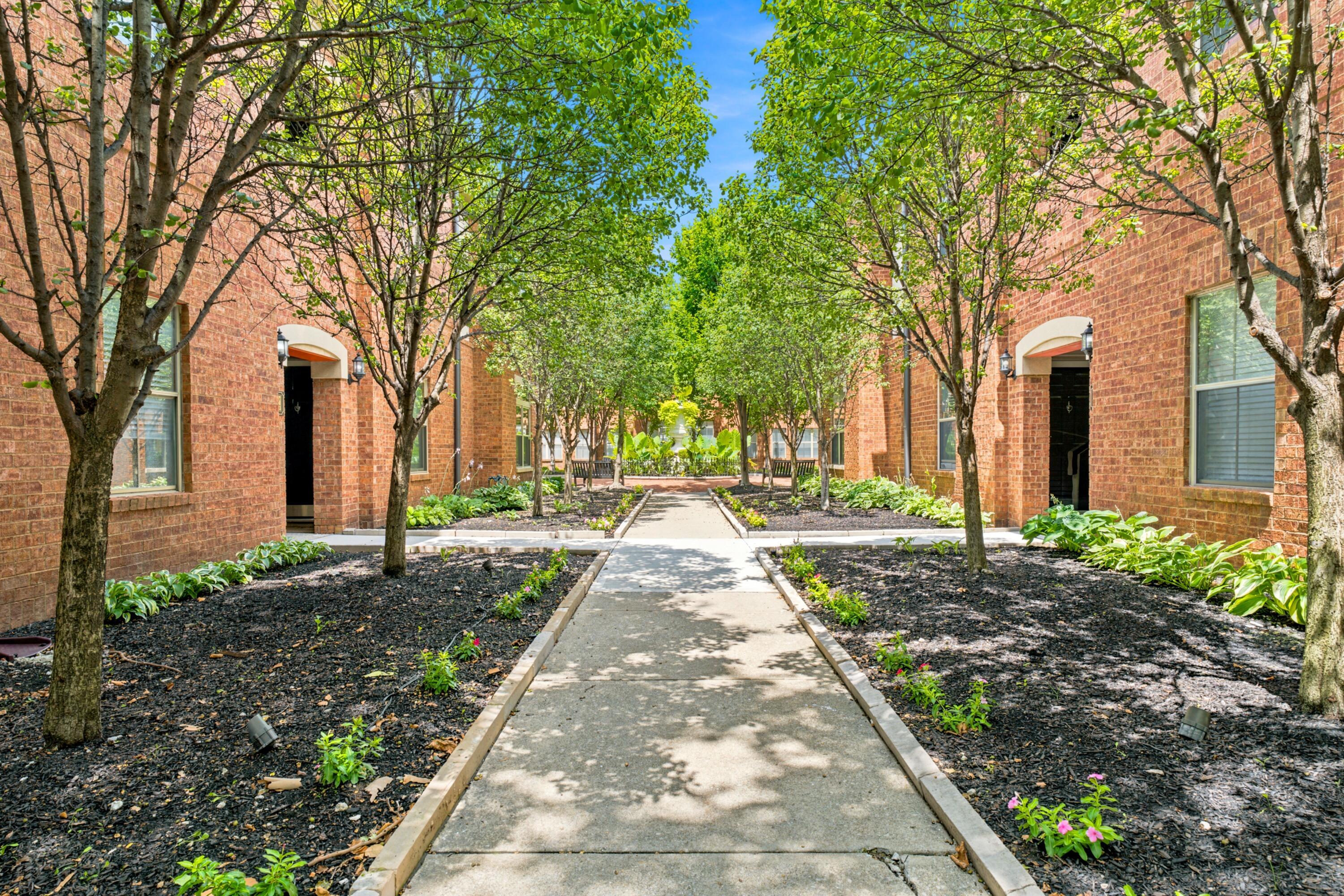 22 W Russell Street