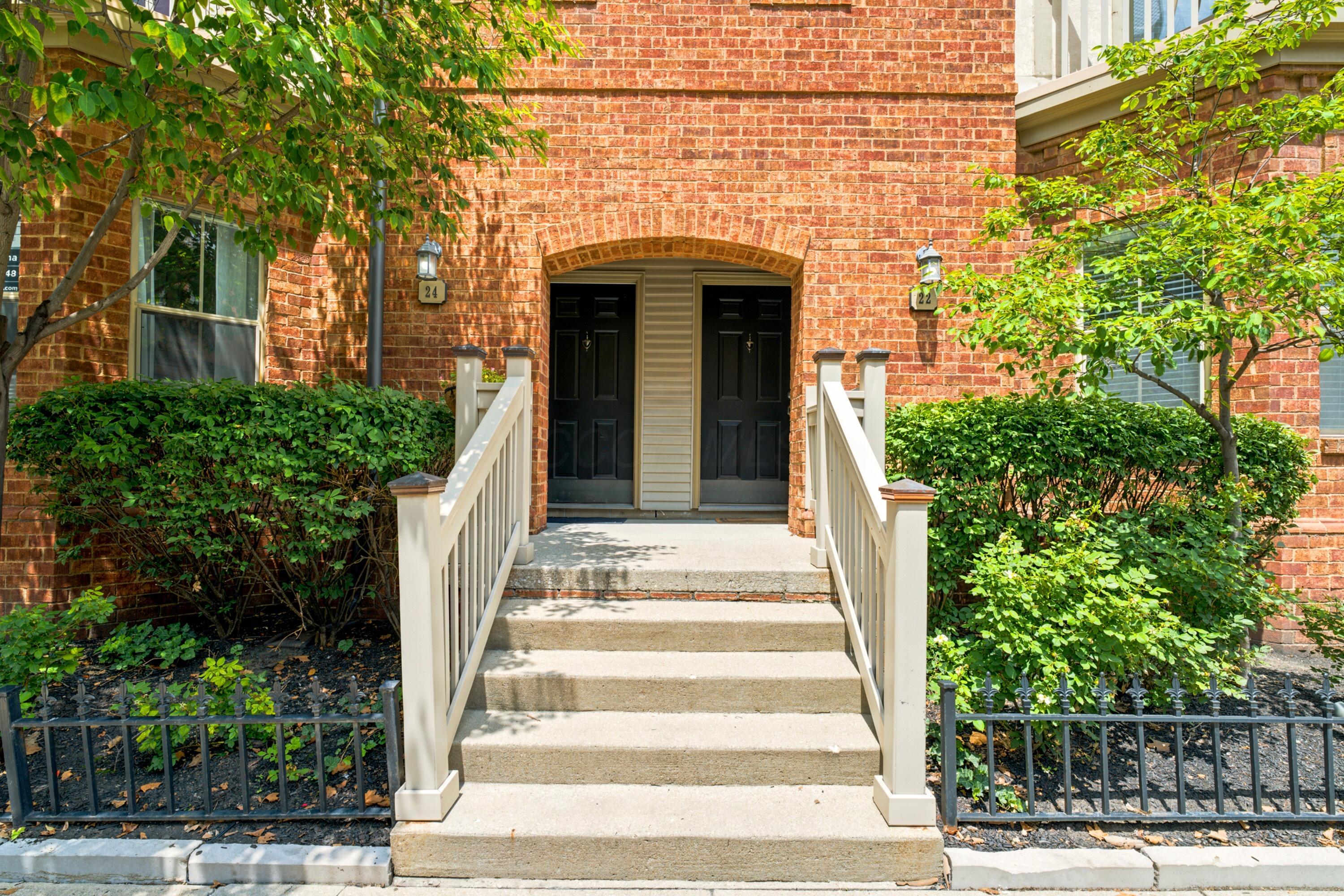 22 W Russell Street