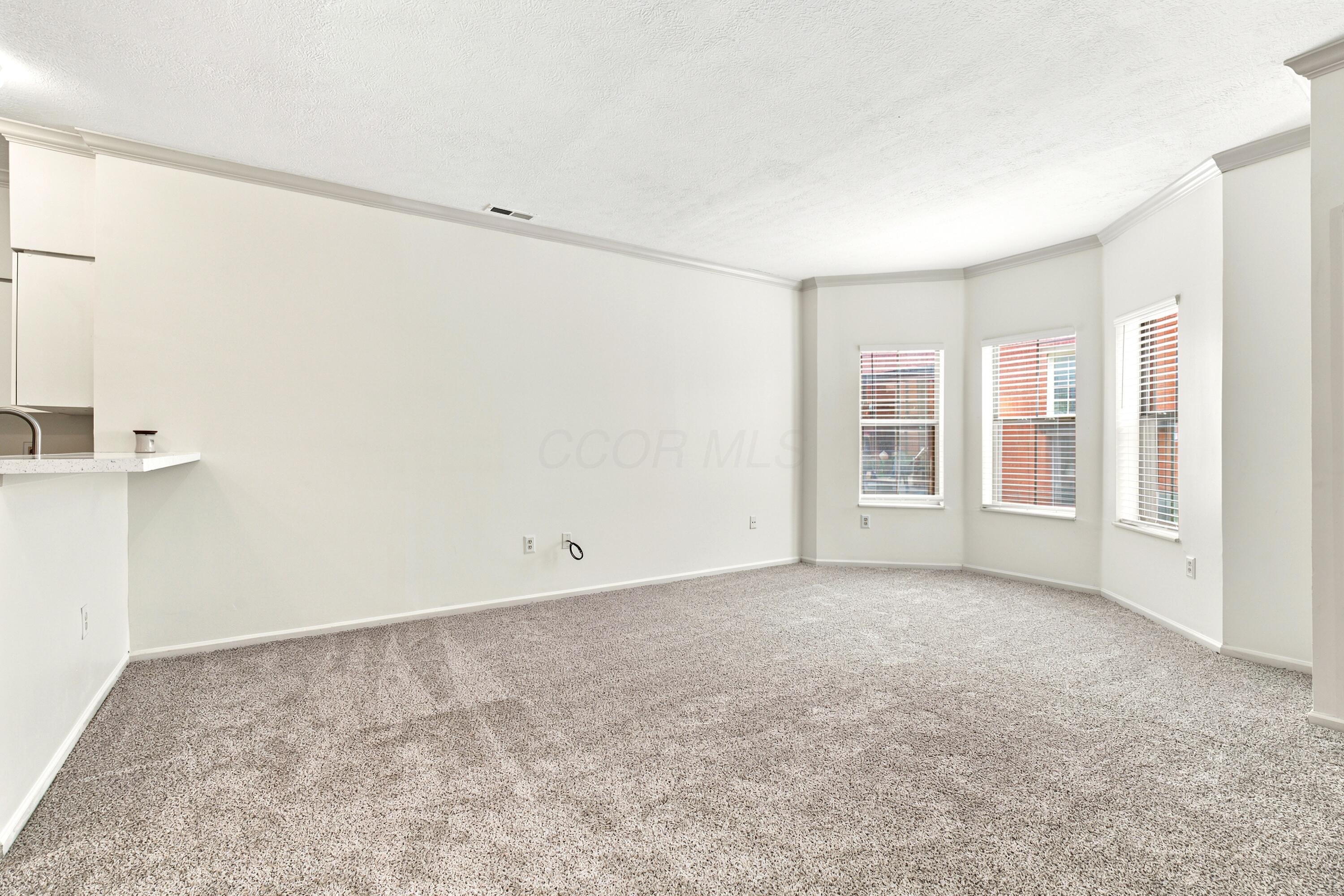 22 W Russell Street