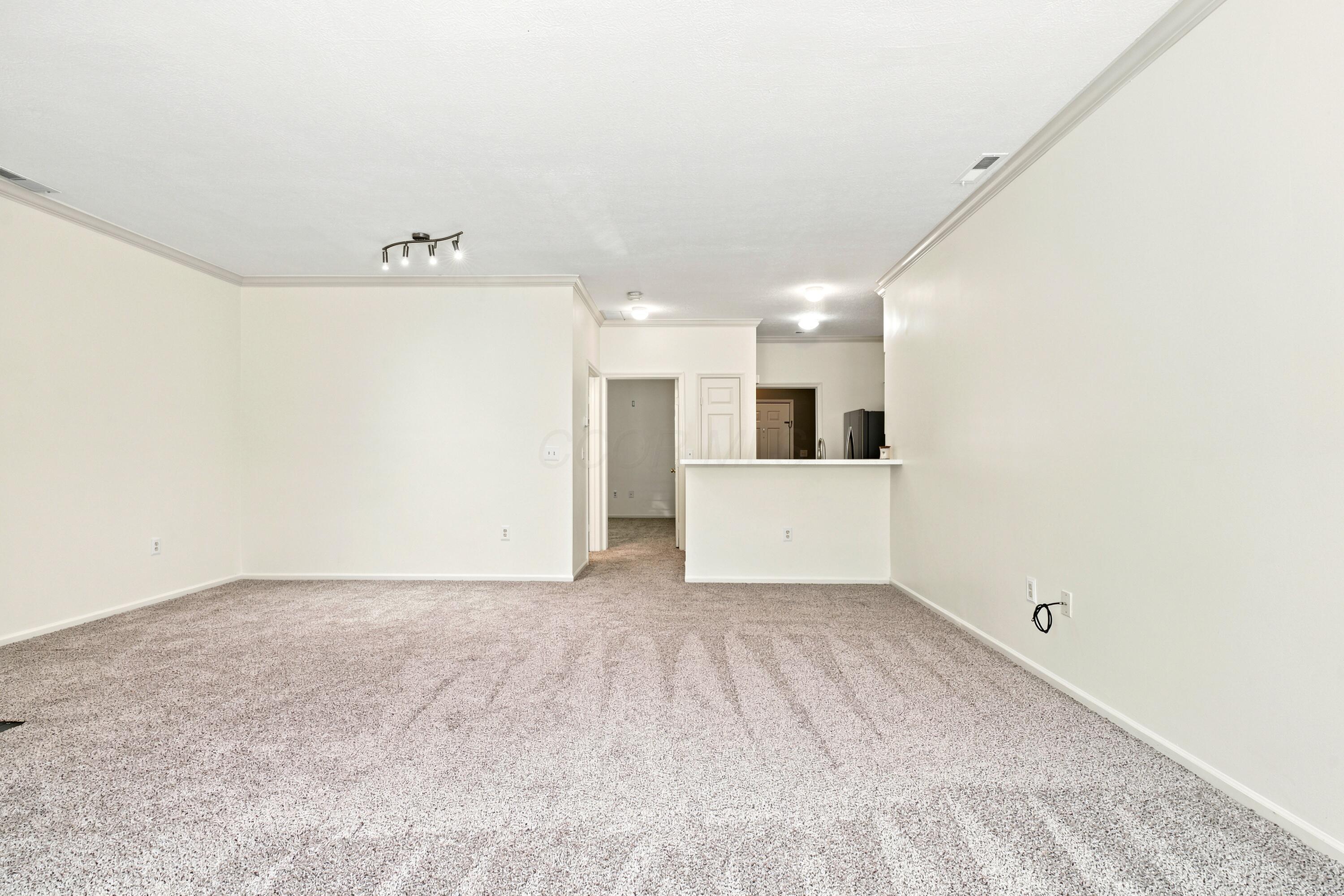 22 W Russell Street