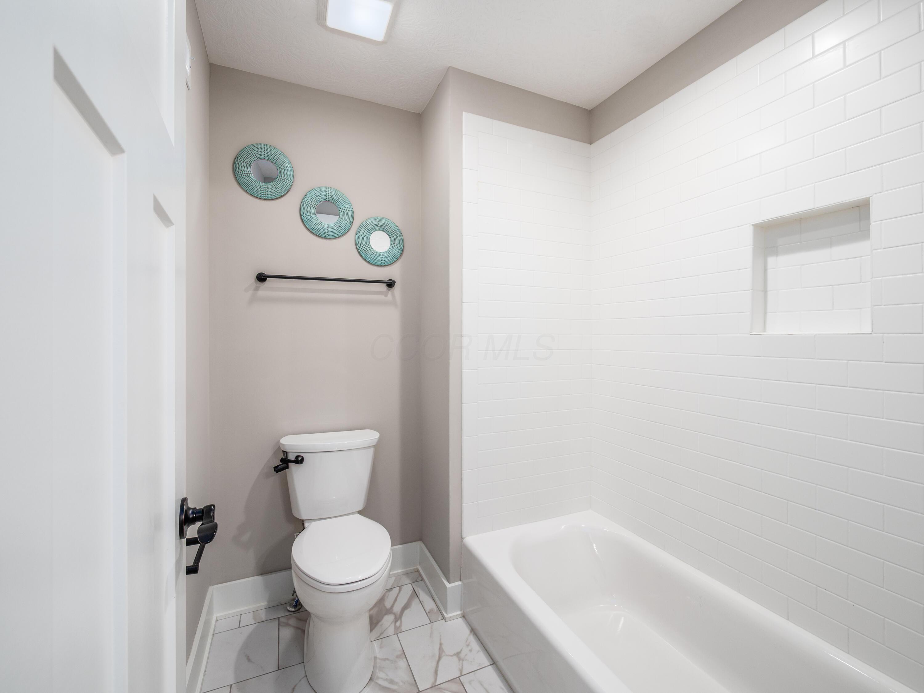 2338 Jaxton Court