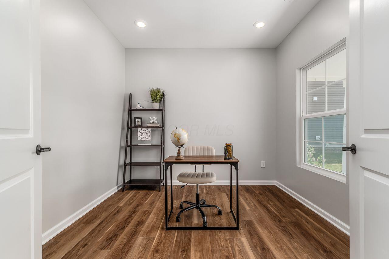 1004 Beehive Grove