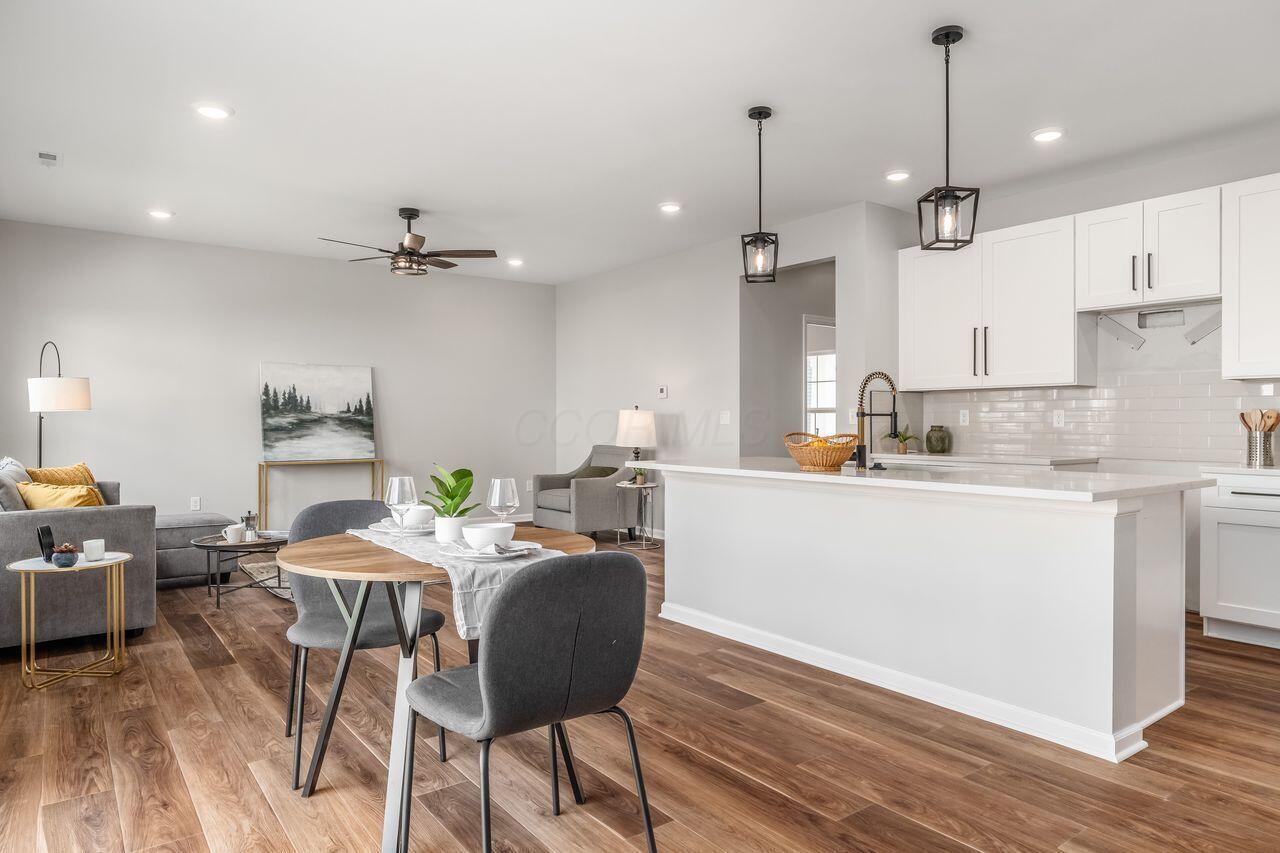 1004 Beehive Grove