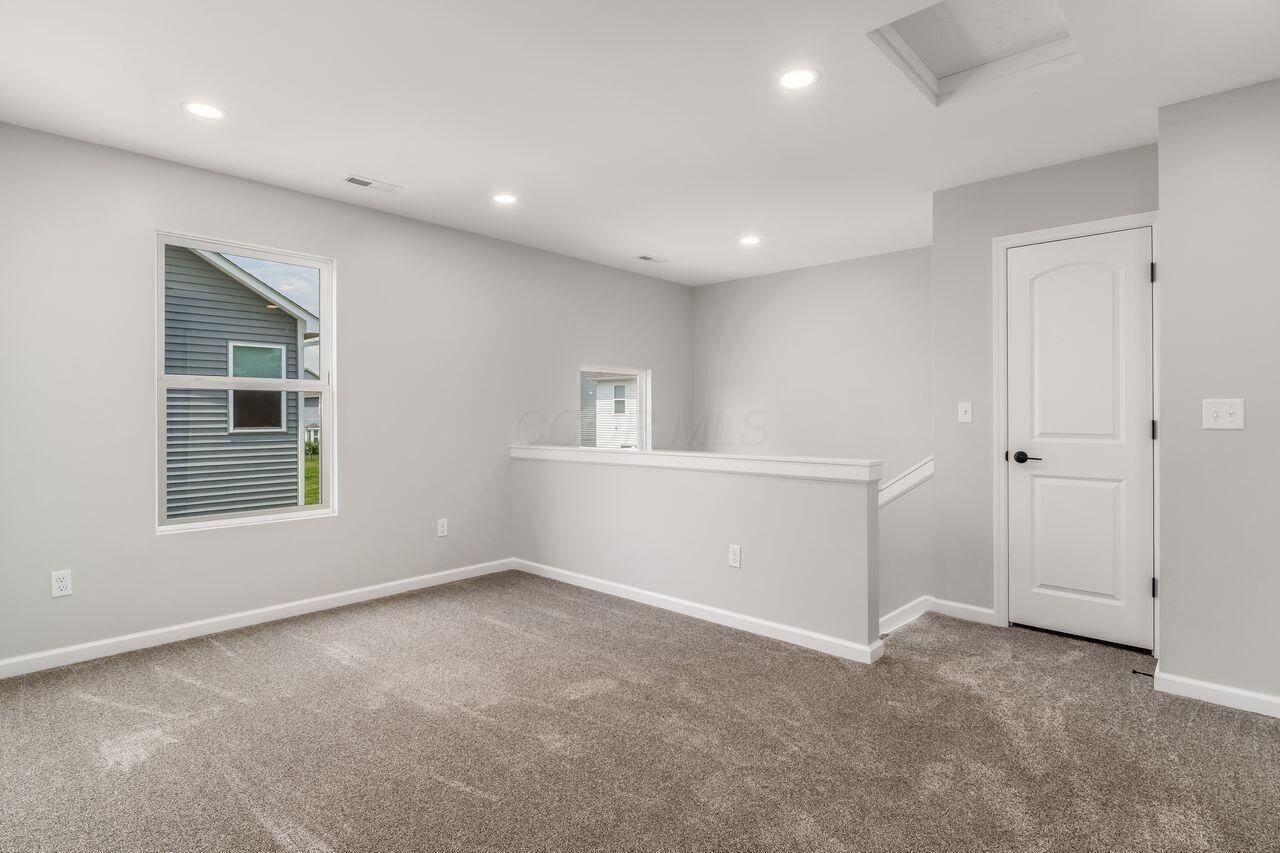 1004 Beehive Grove