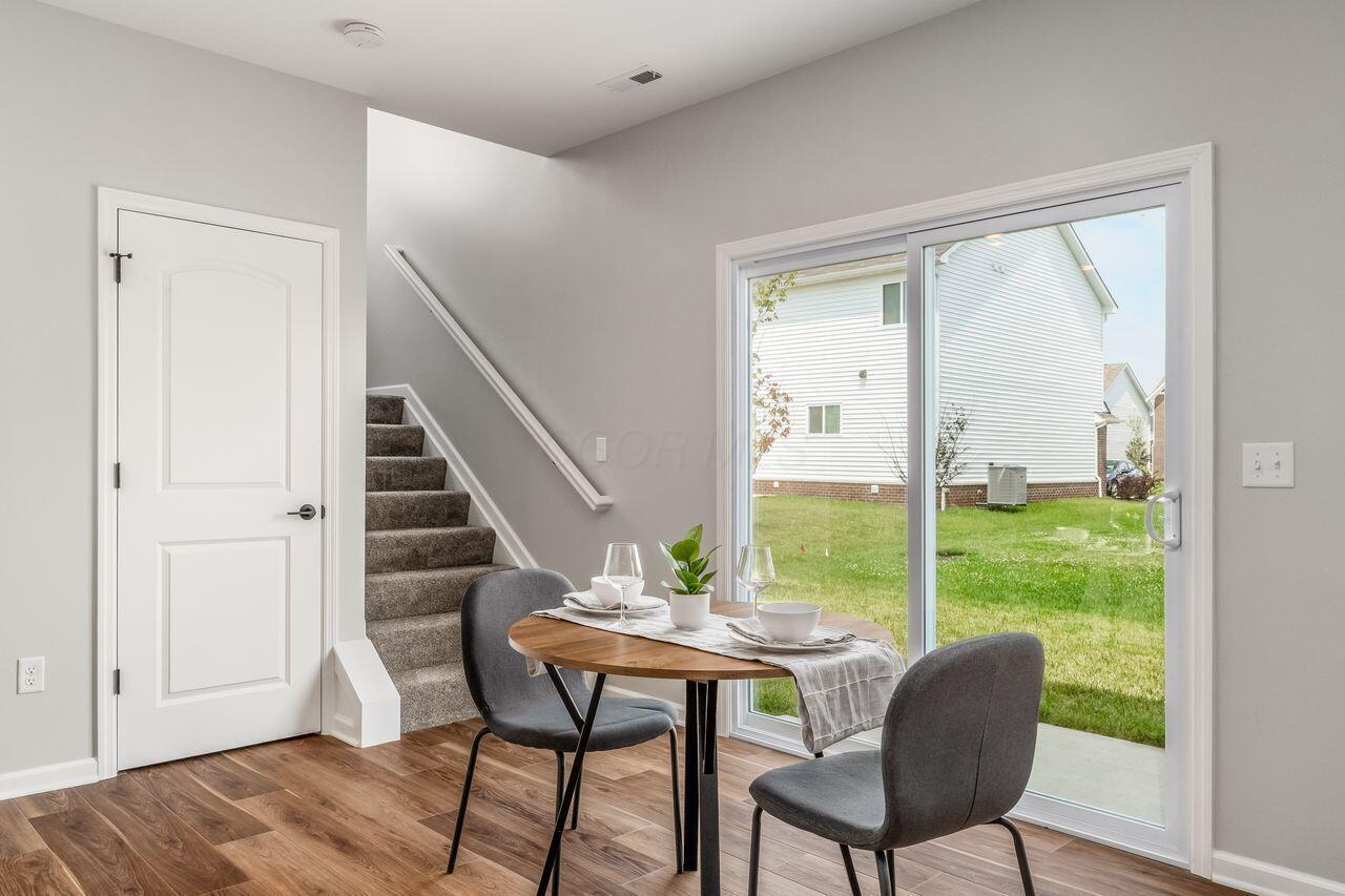 1004 Beehive Grove