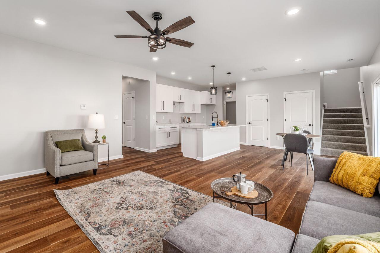 1004 Beehive Grove