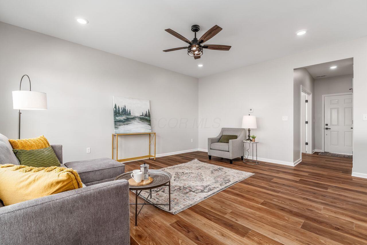 1004 Beehive Grove