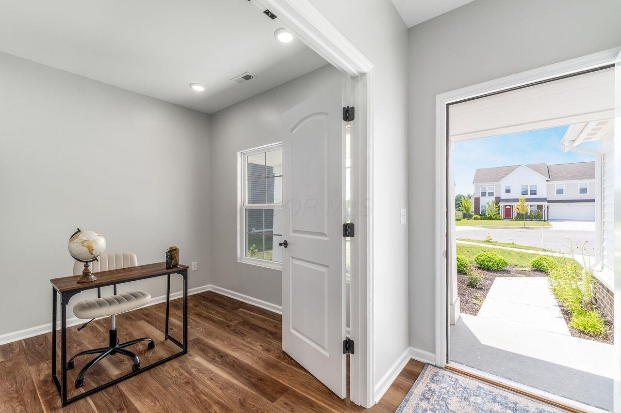 1004 Beehive Grove