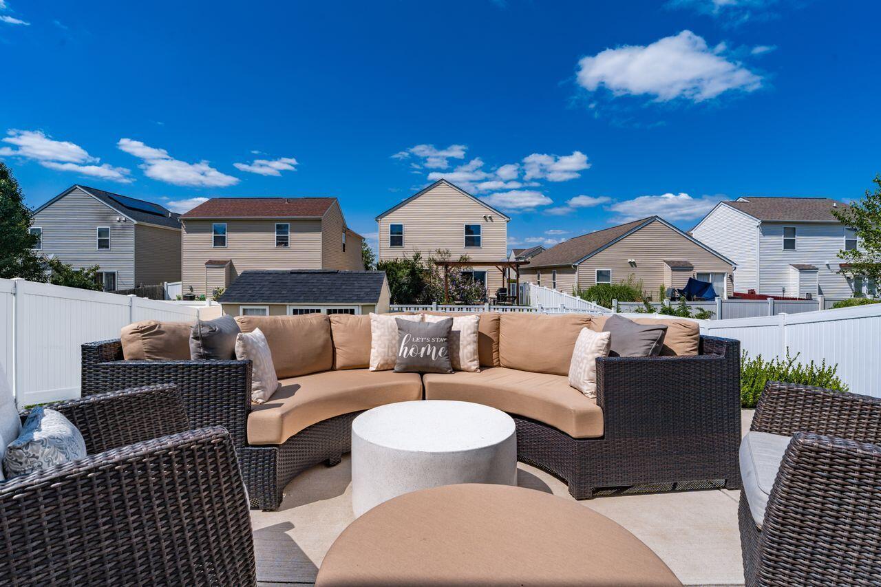 6862 Riding Trail Drive