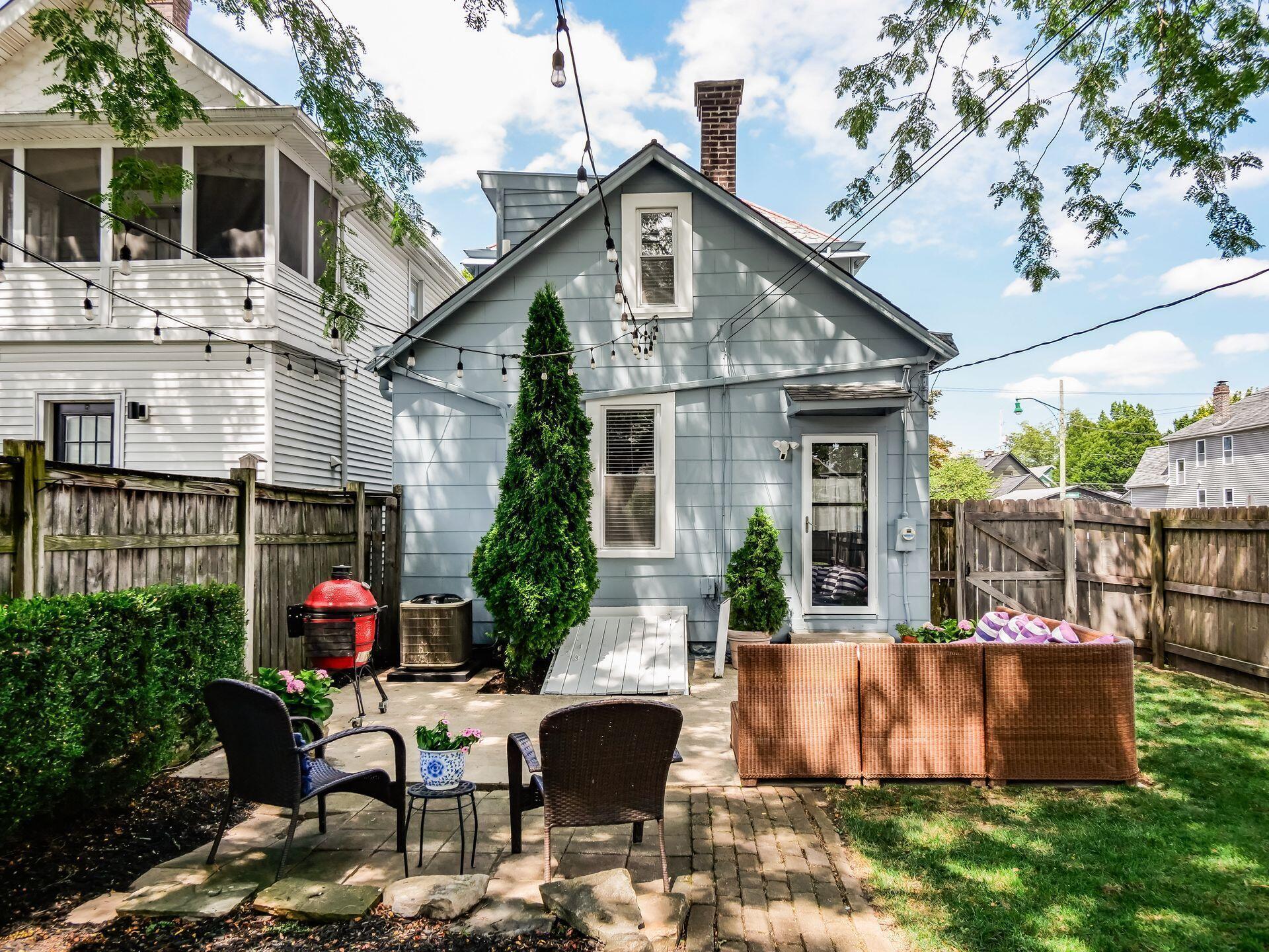 105 E Gates Street