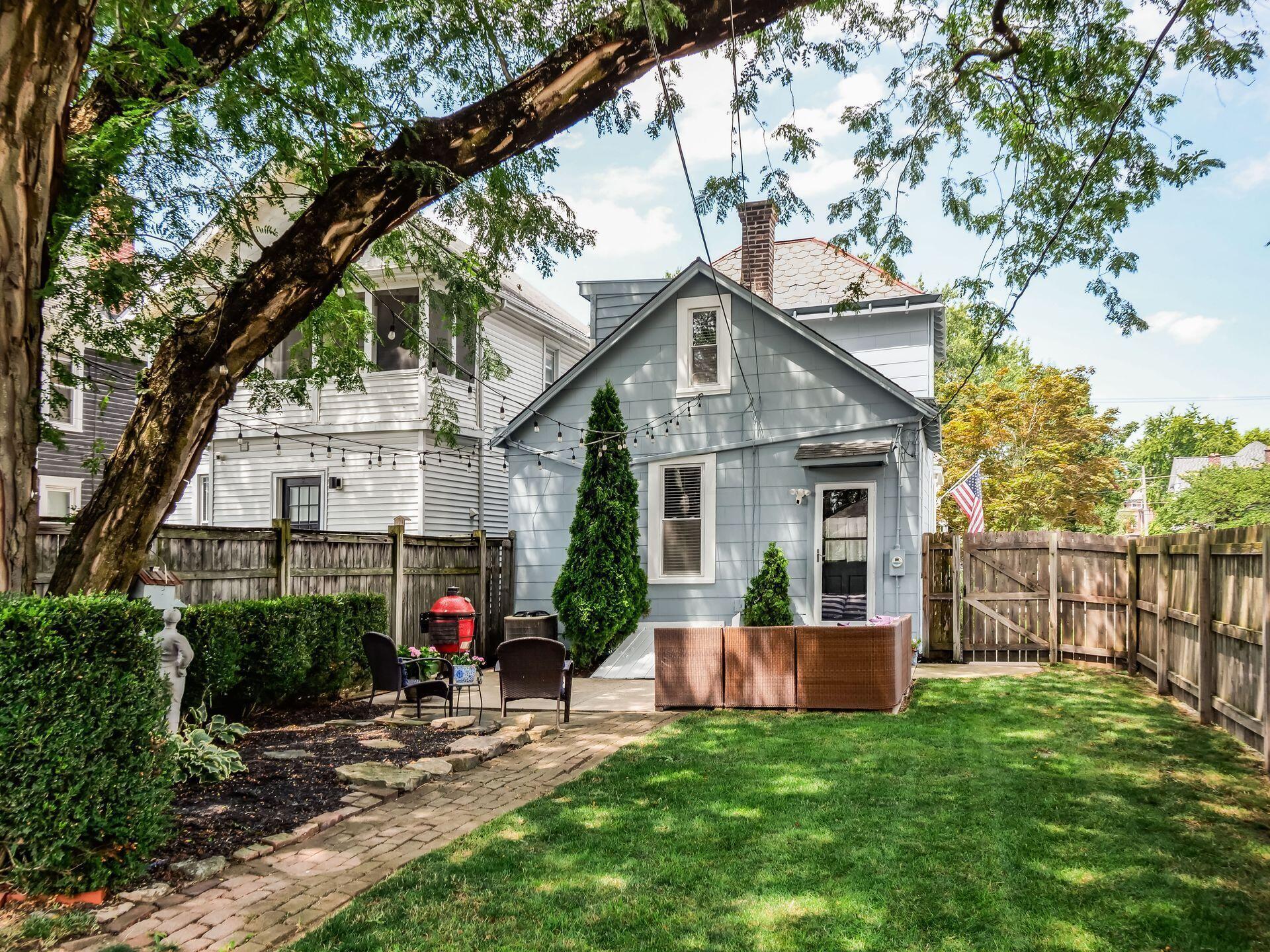 105 E Gates Street