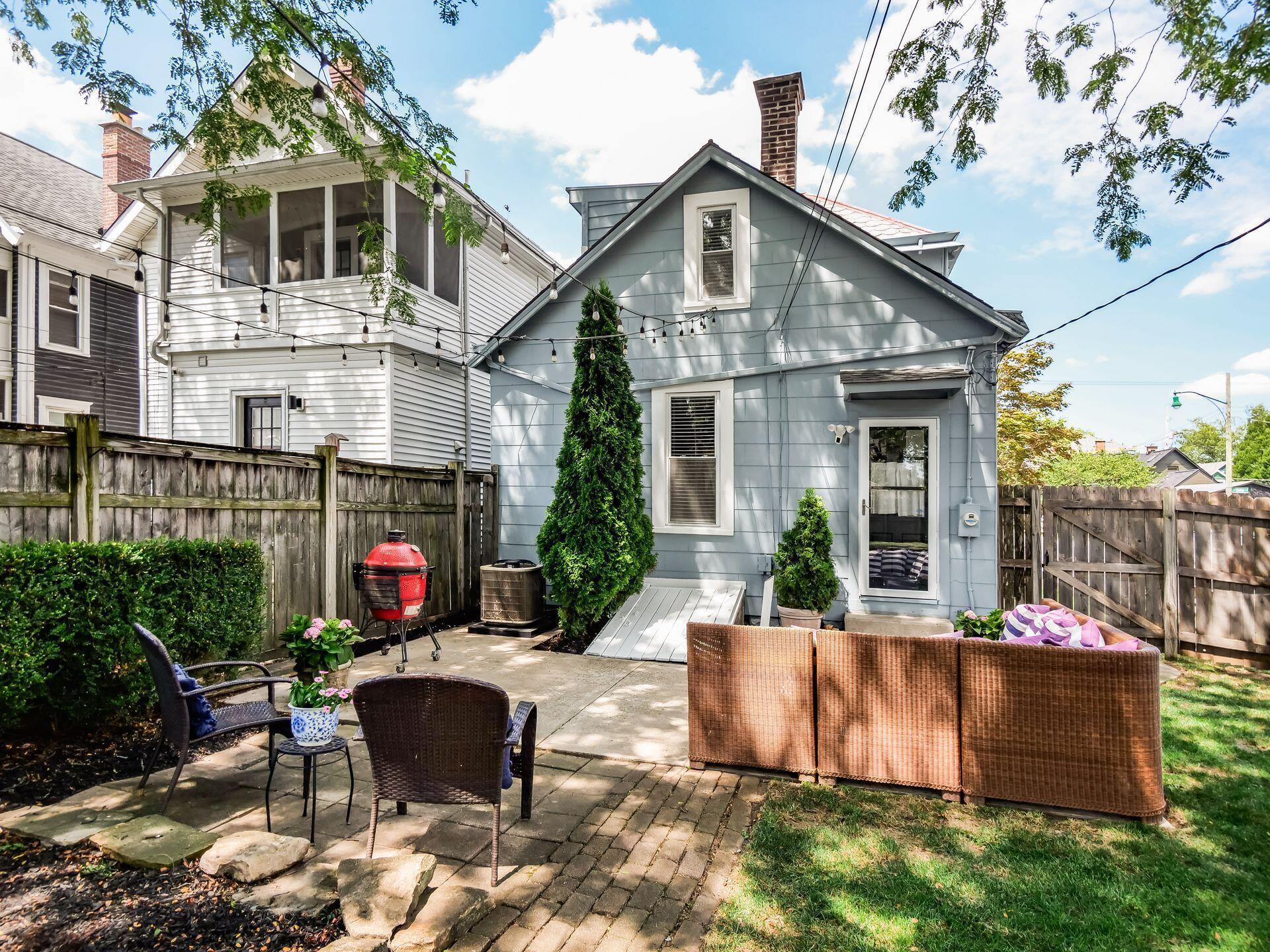 105 E Gates Street
