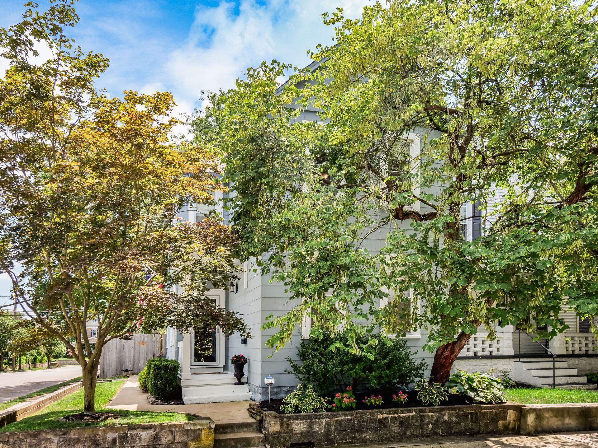 105 E Gates Street