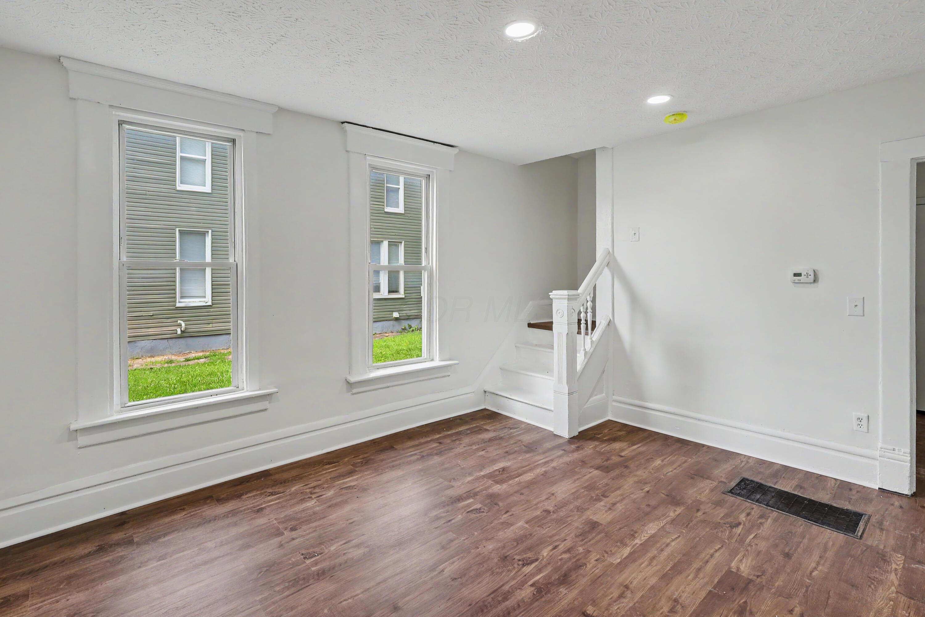 360 N Garfield Avenue, 362
