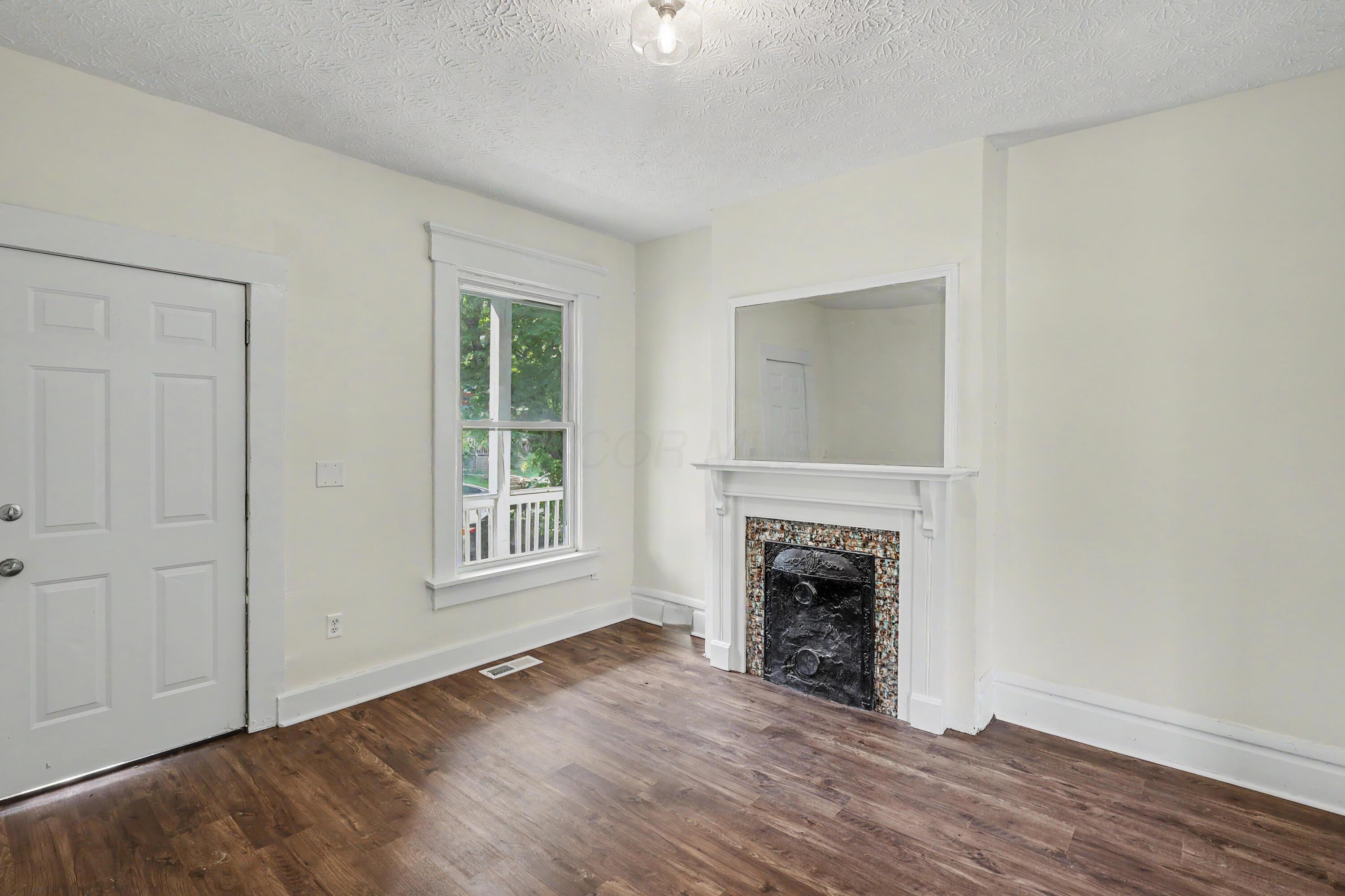 360 N Garfield Avenue, 362