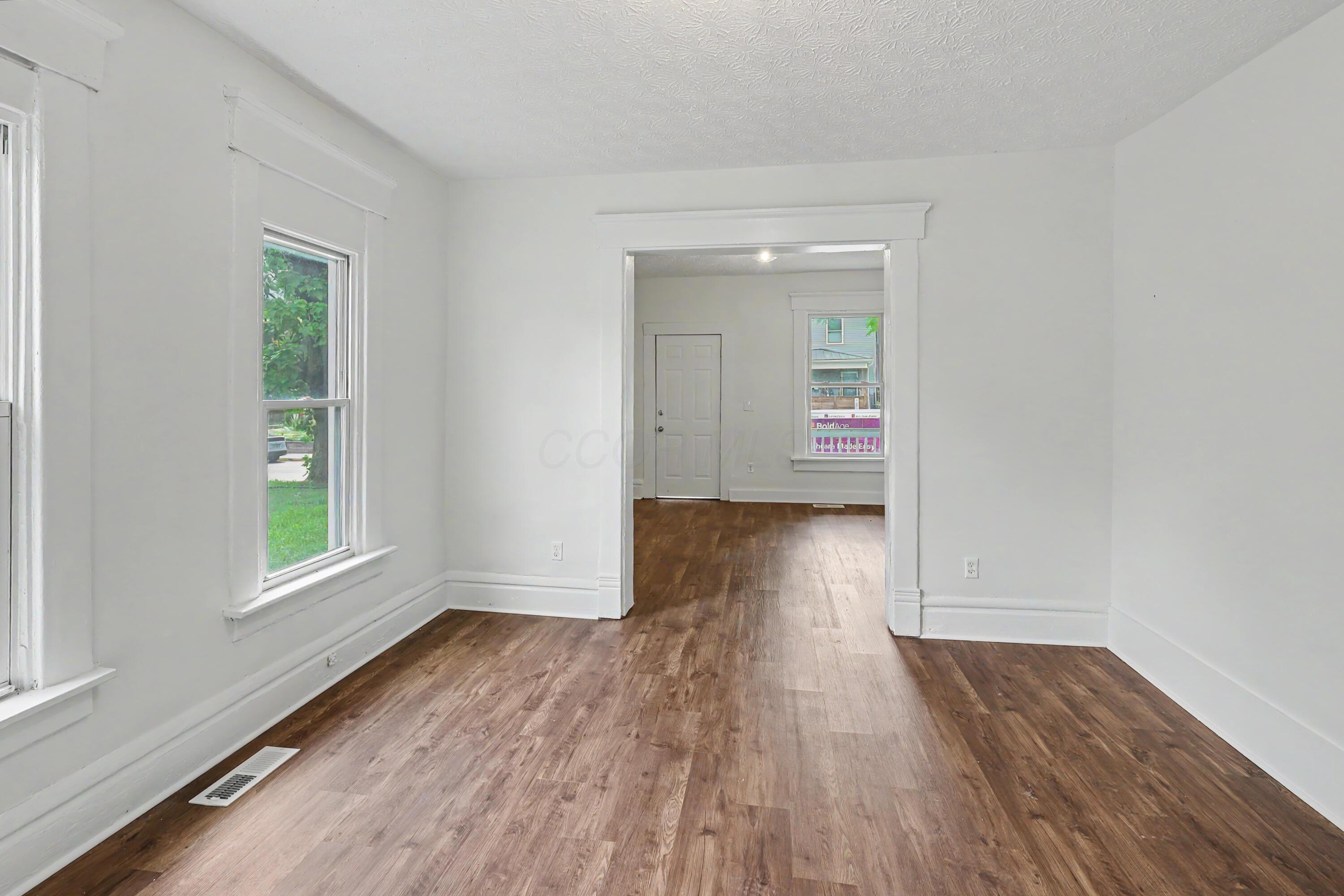 360 N Garfield Avenue, 362