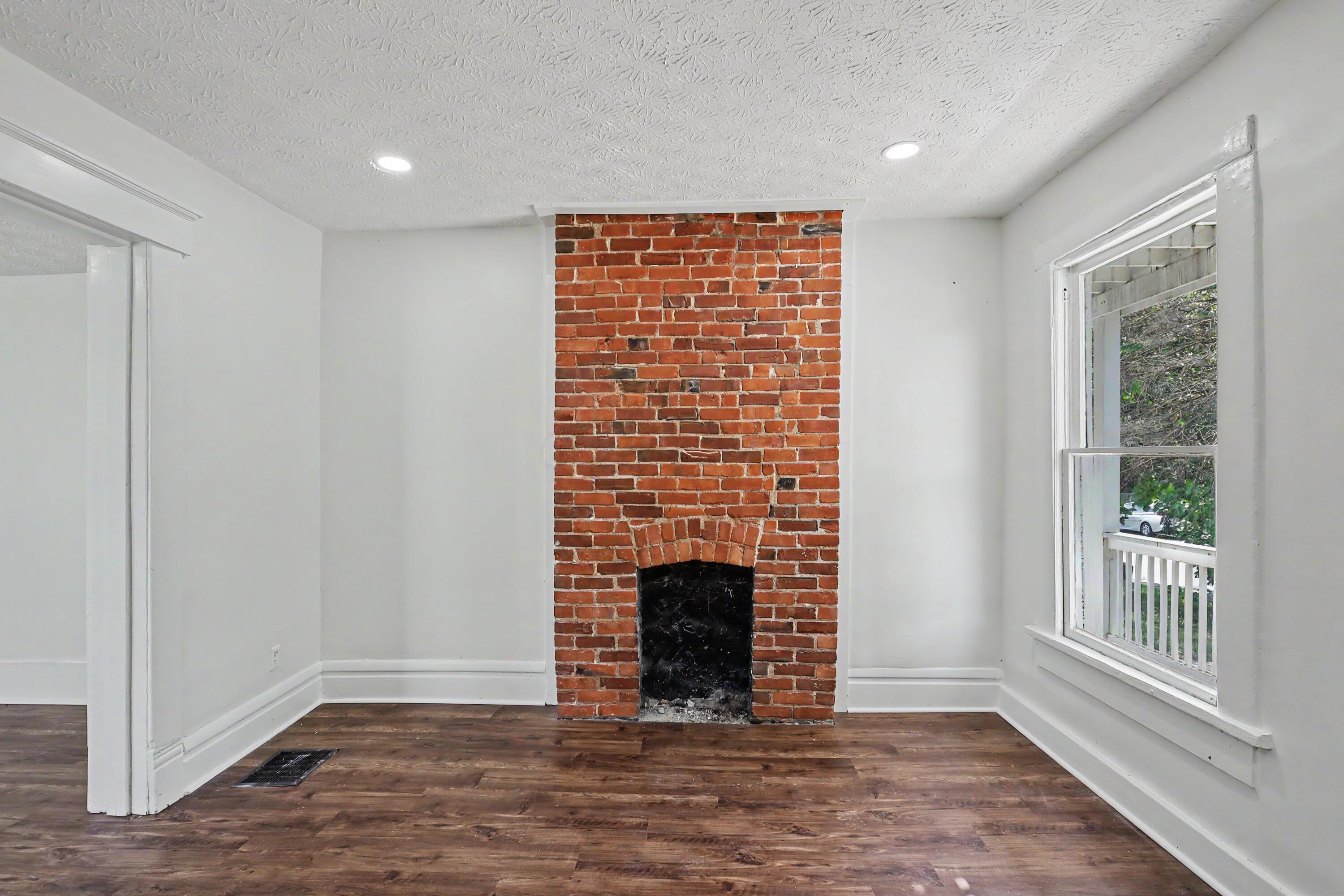 360 N Garfield Avenue, 362