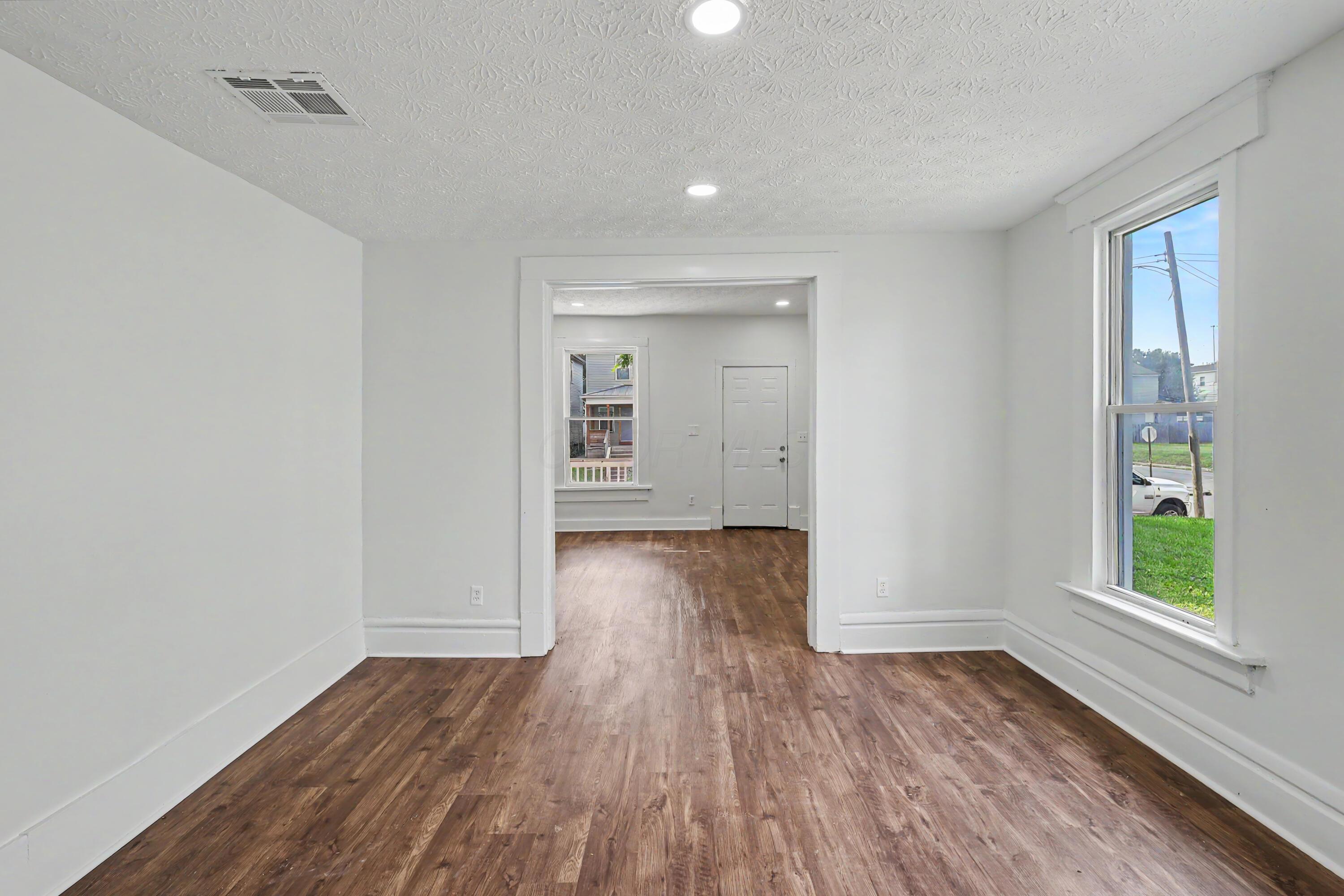 360 N Garfield Avenue, 362