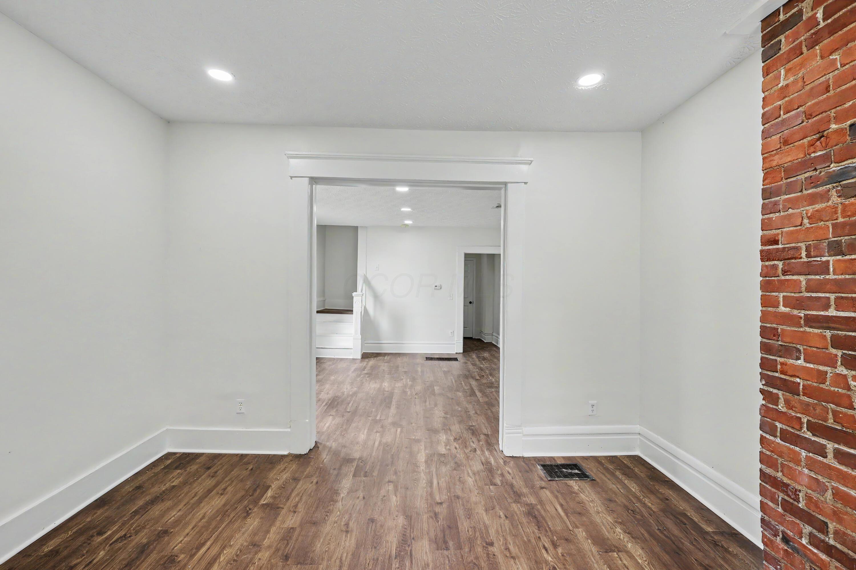 360 N Garfield Avenue, 362