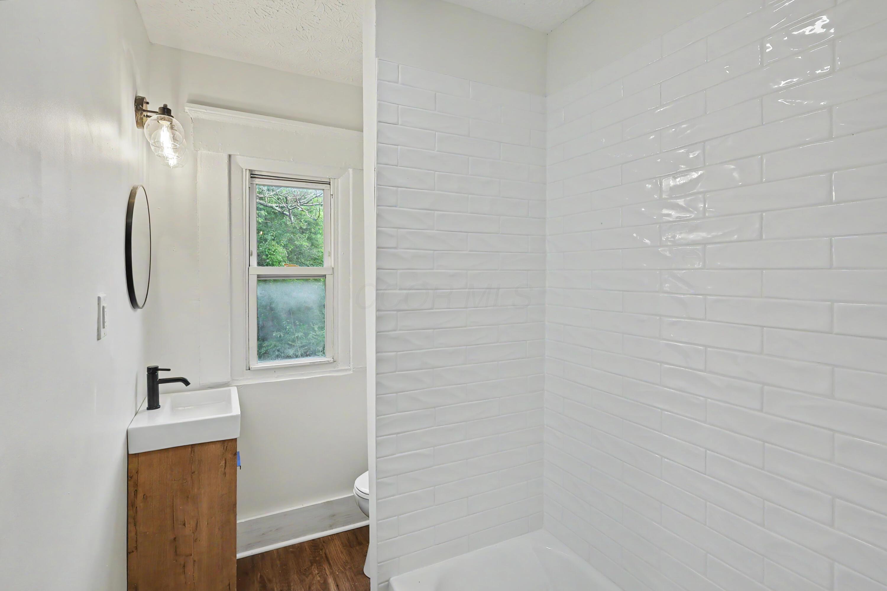 360 N Garfield Avenue, 362