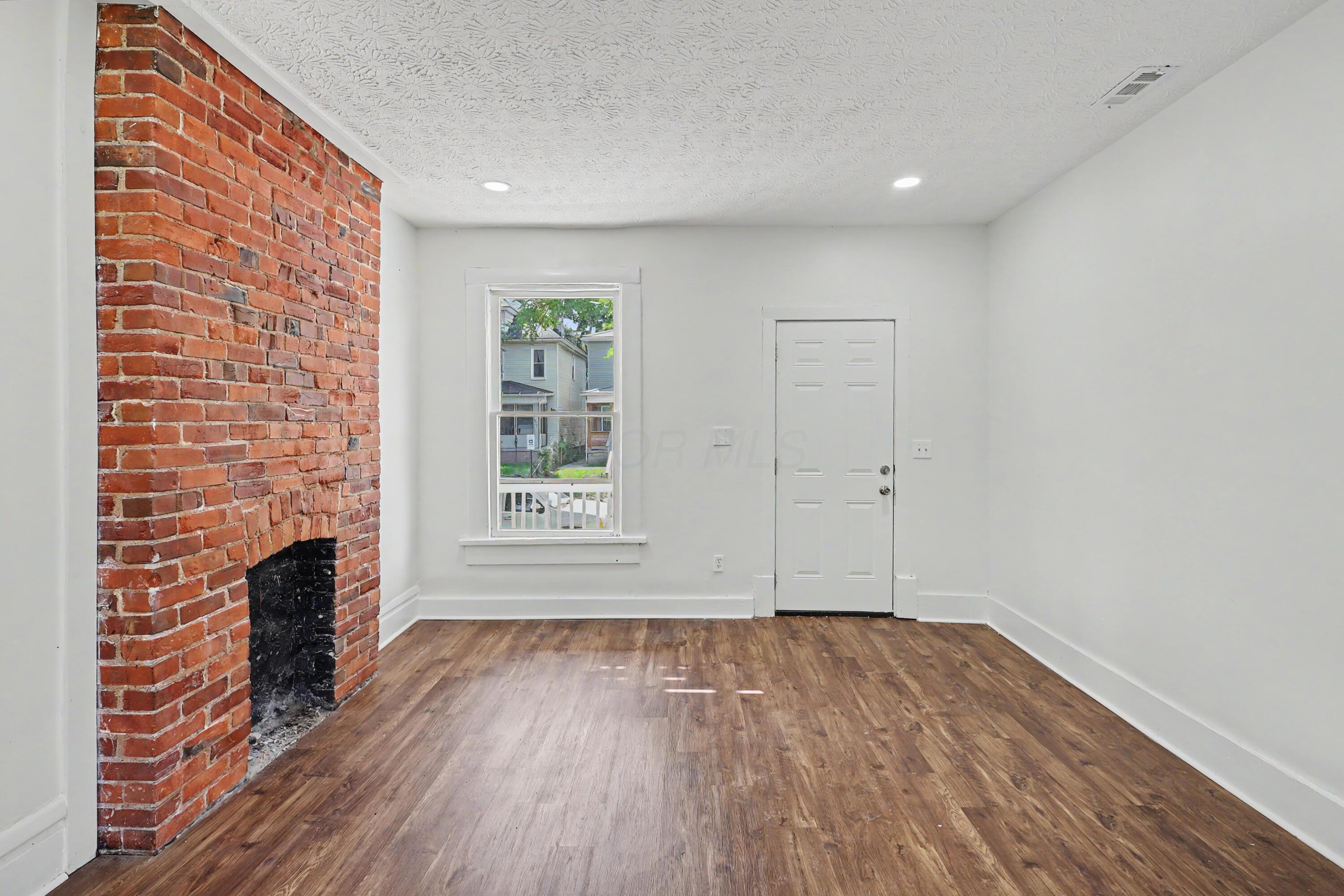 360 N Garfield Avenue, 362