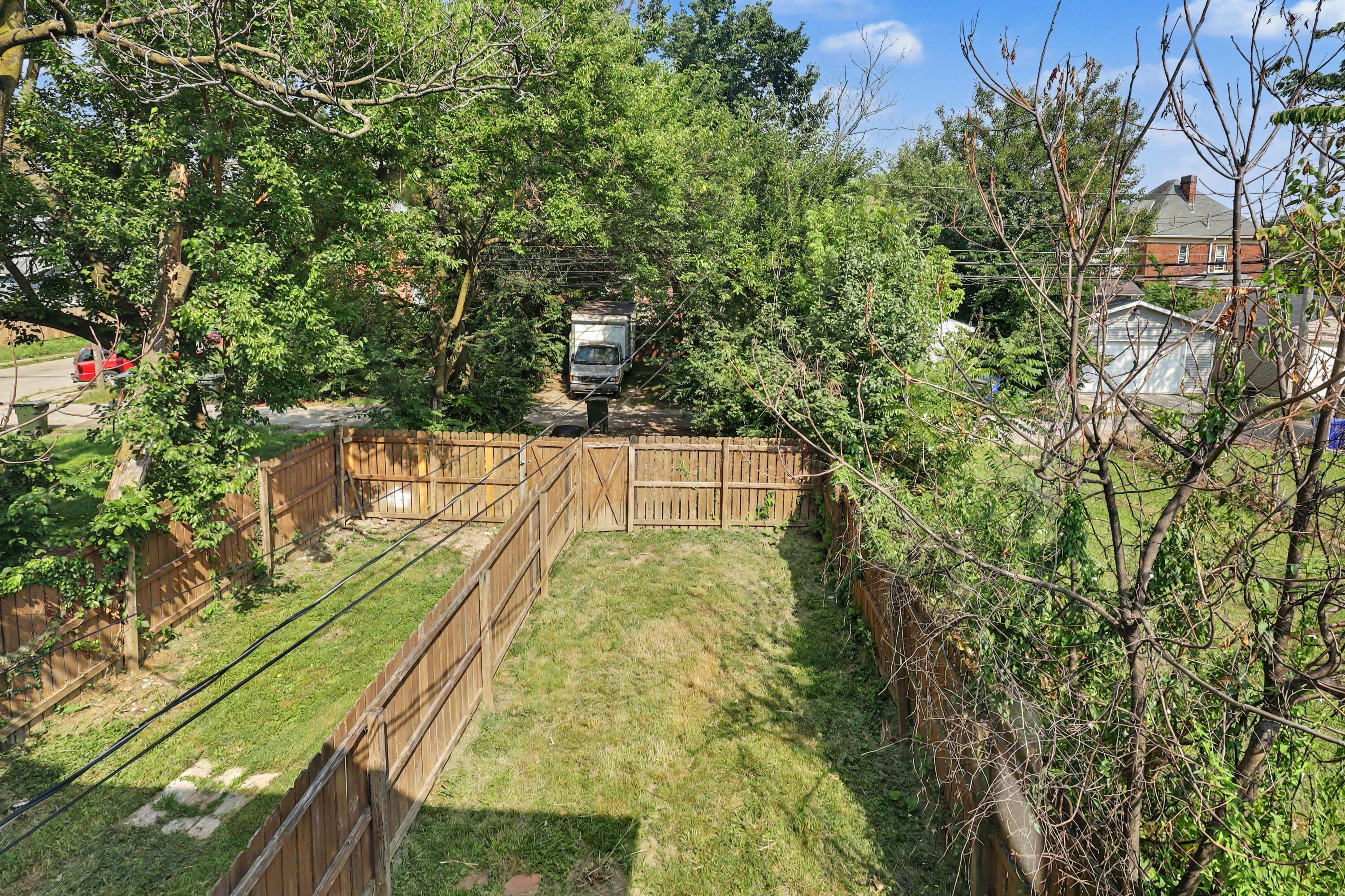360 N Garfield Avenue, 362