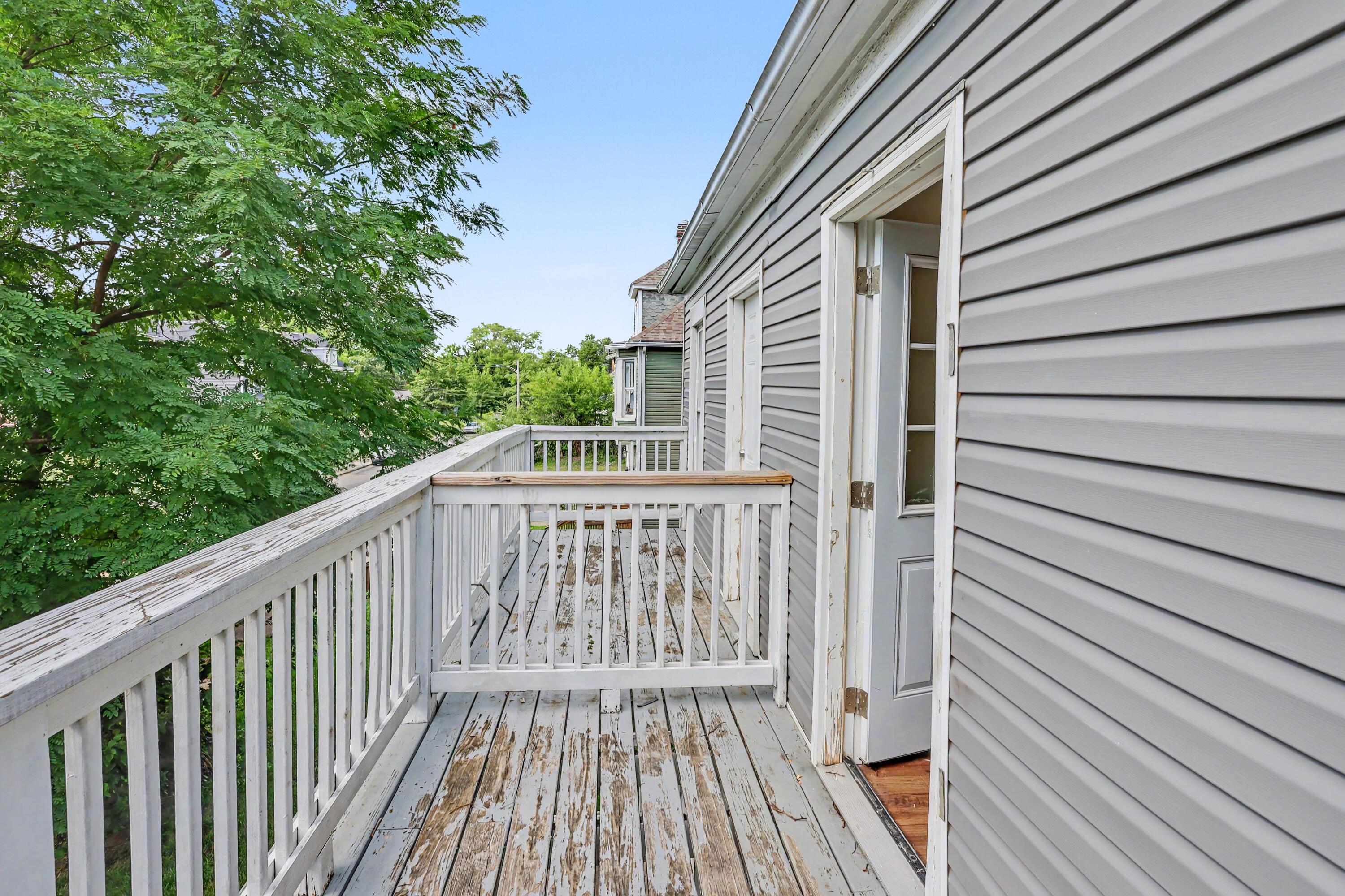 360 N Garfield Avenue, 362