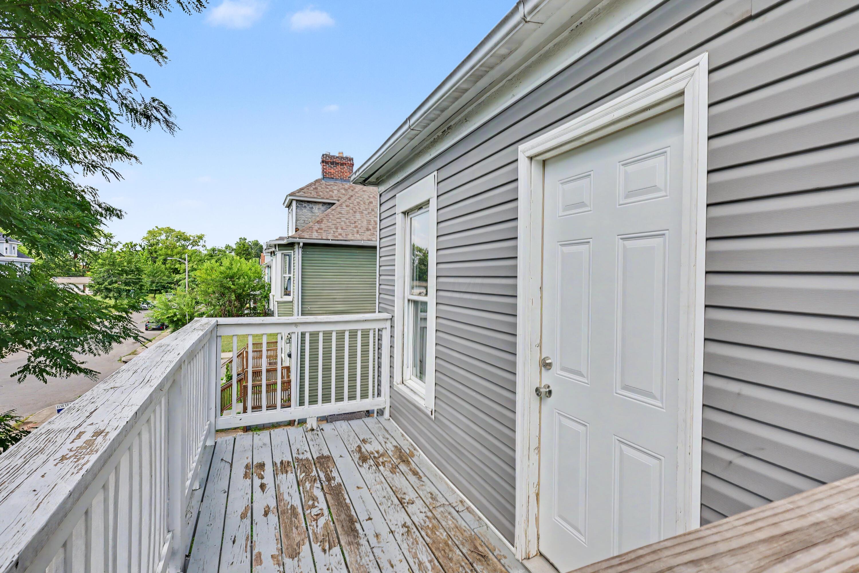 360 N Garfield Avenue, 362