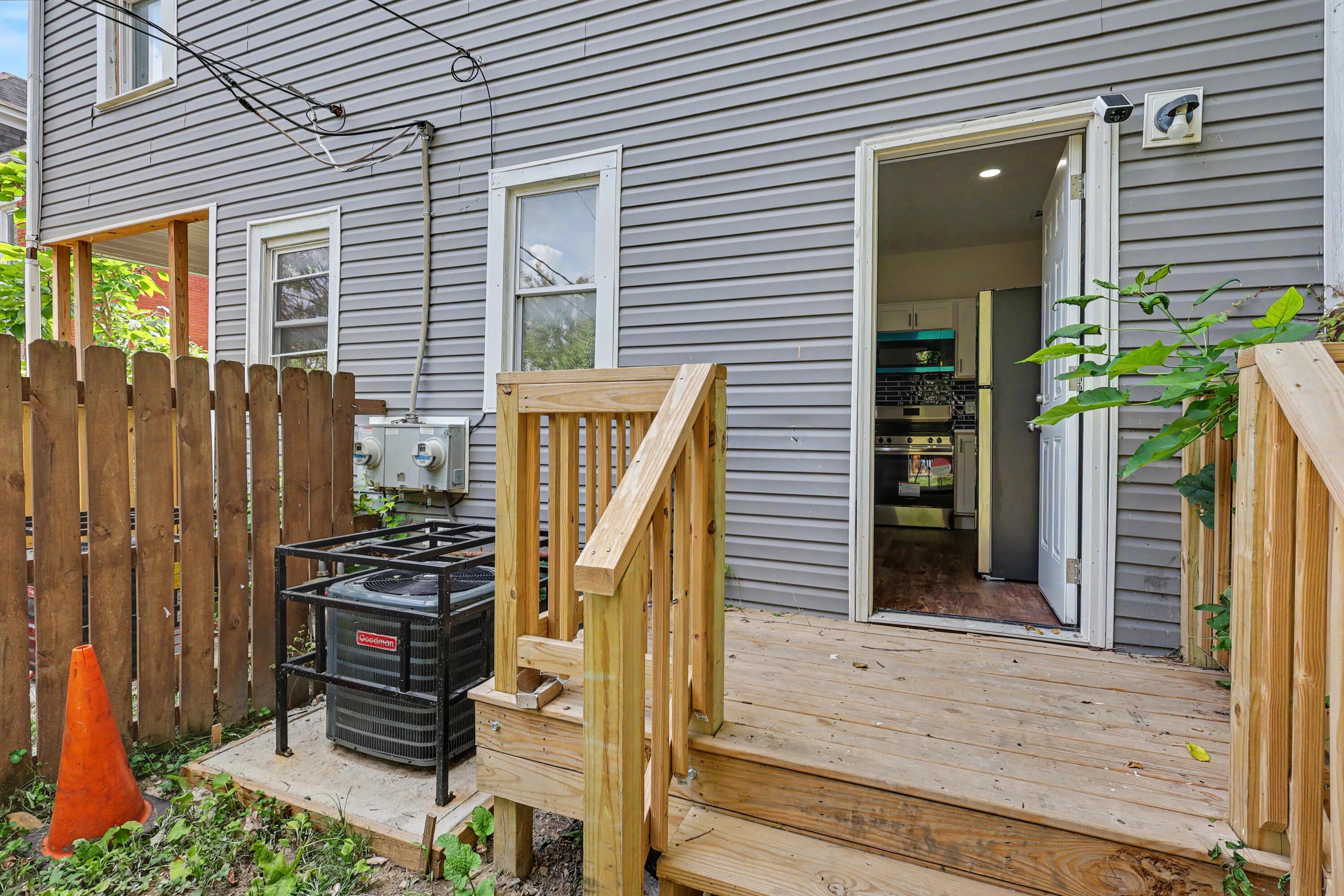 360 N Garfield Avenue, 362