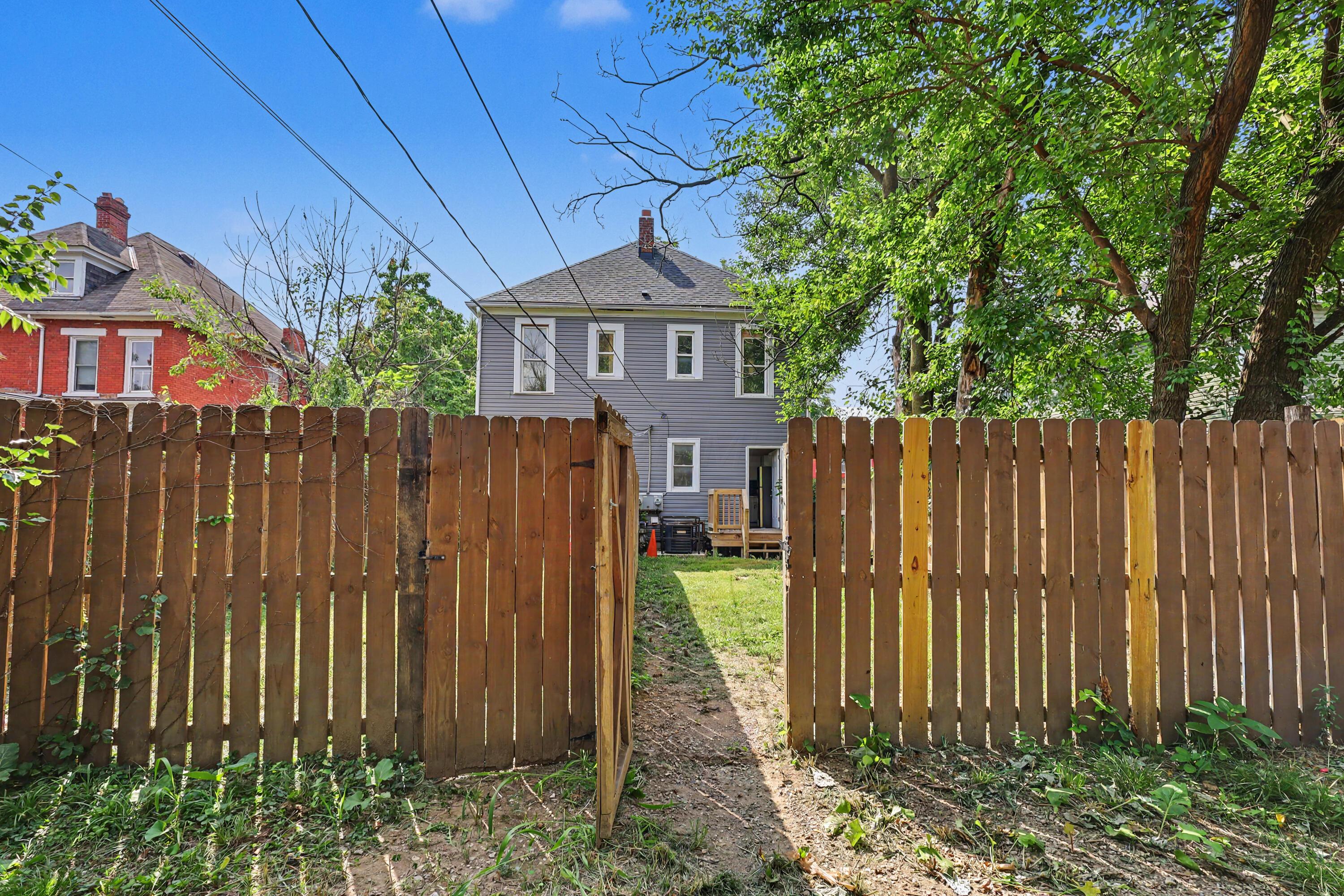 360 N Garfield Avenue, 362