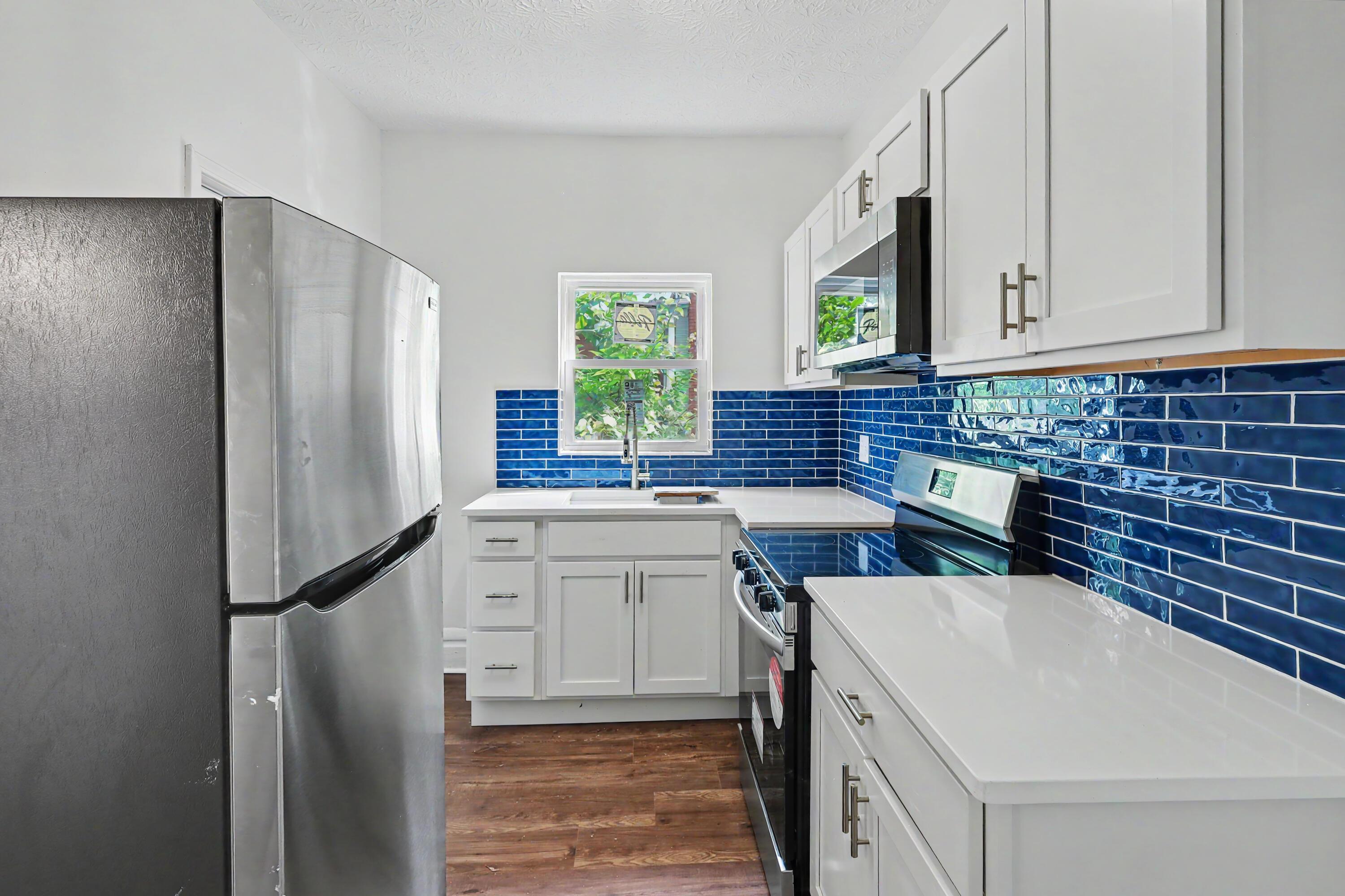 360 N Garfield Avenue, 362