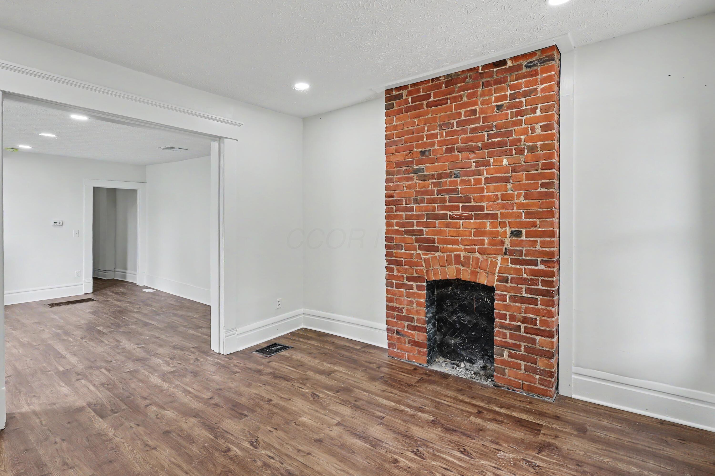 360 N Garfield Avenue, 362
