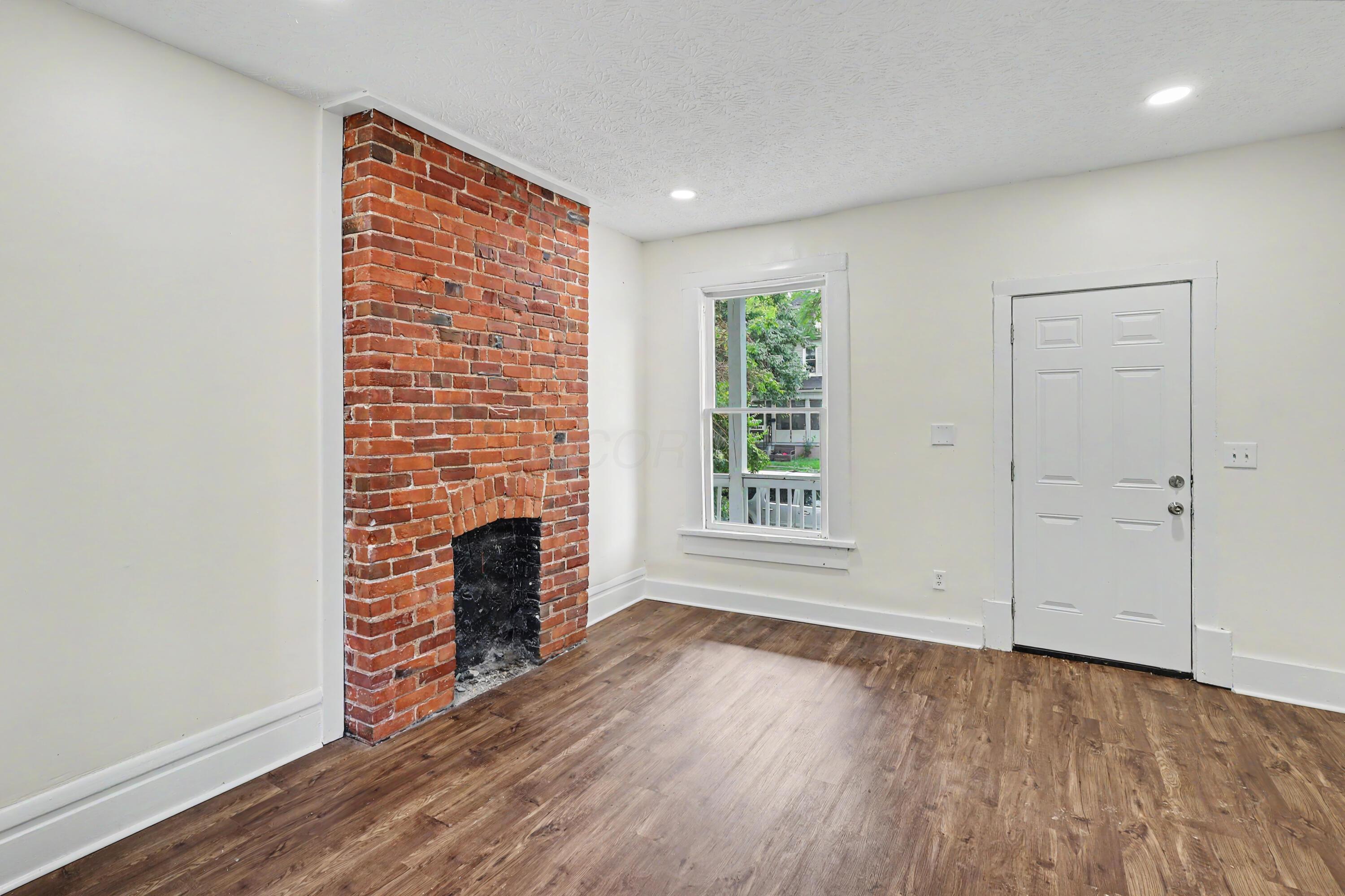 360 N Garfield Avenue, 362