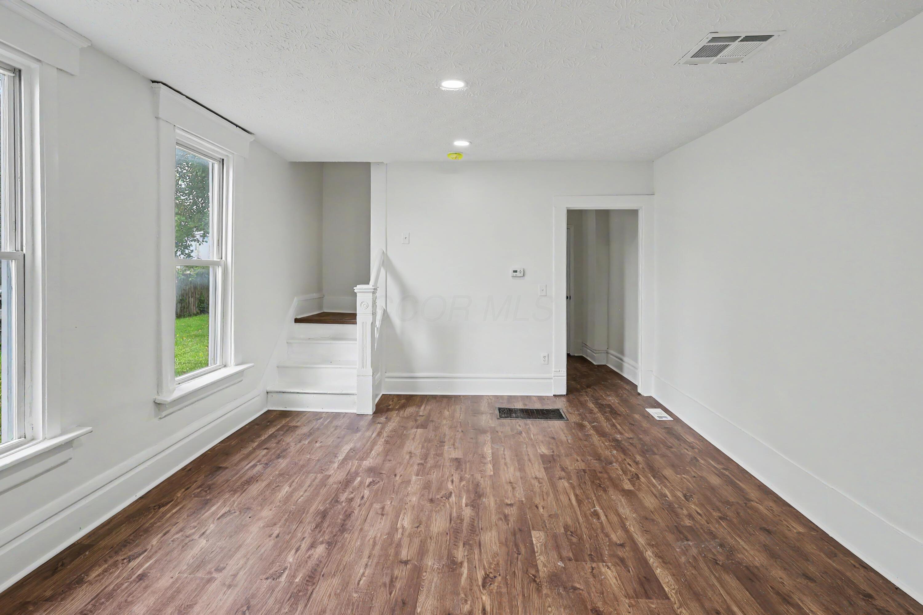 360 N Garfield Avenue, 362