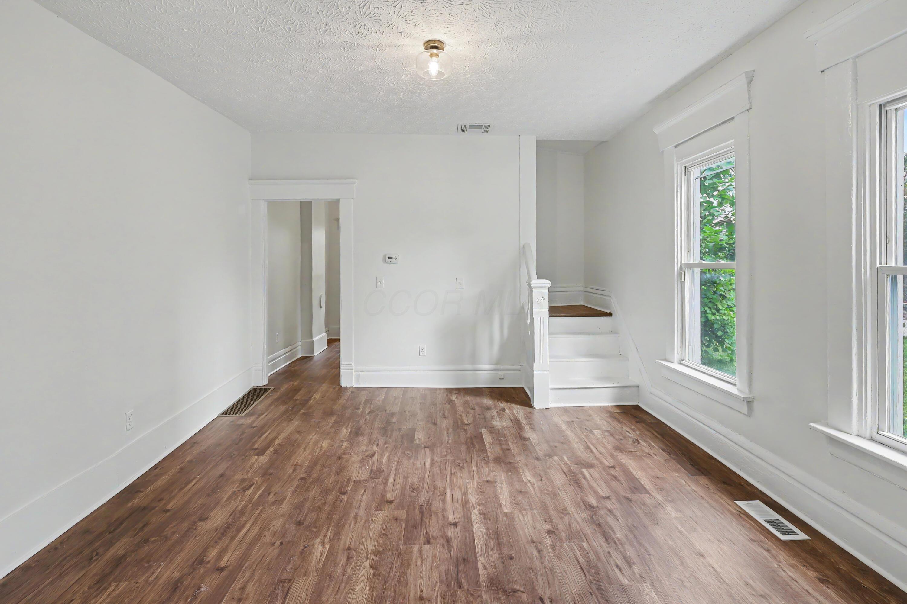 360 N Garfield Avenue, 362