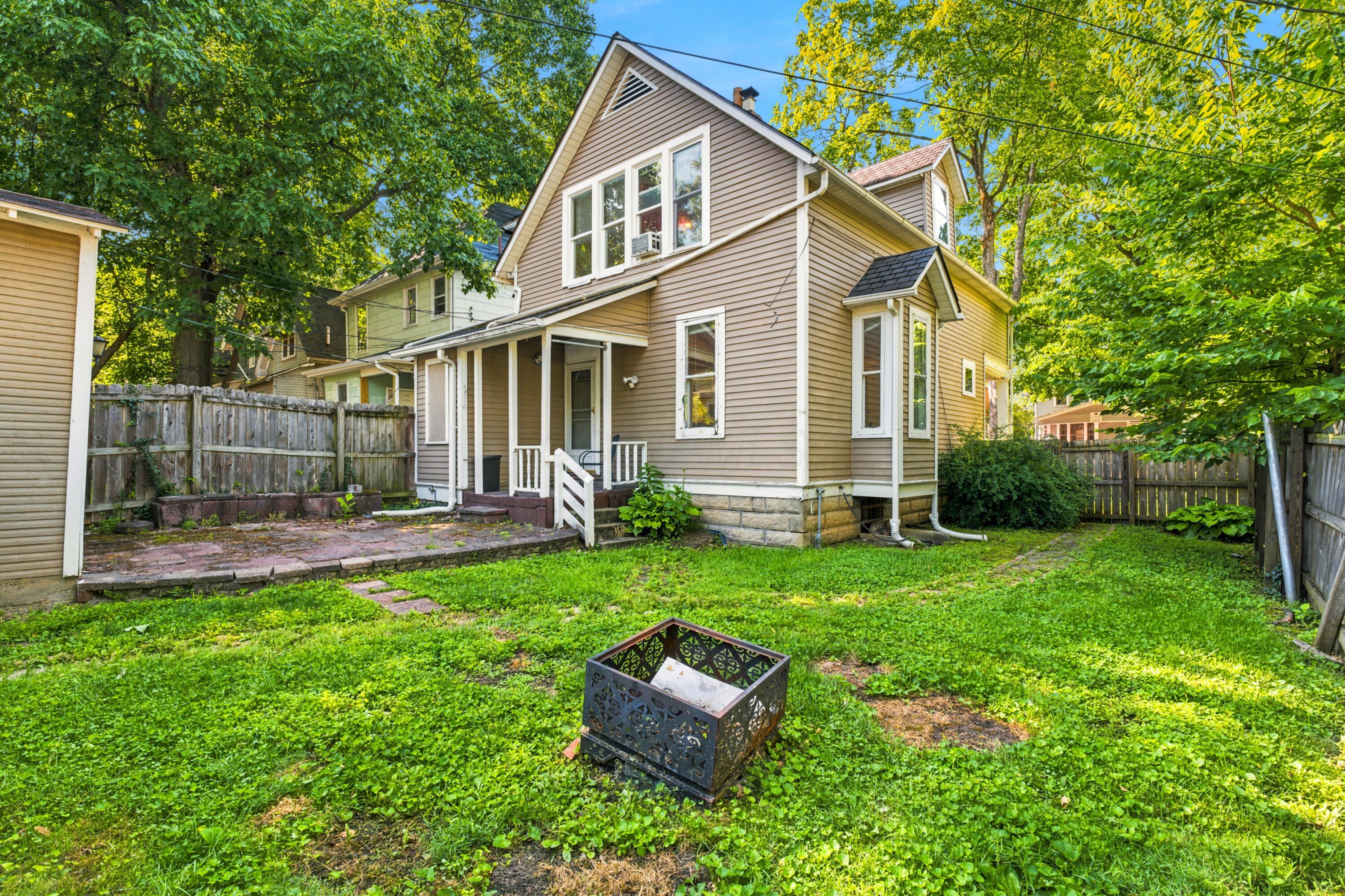 208 E Northwood Avenue