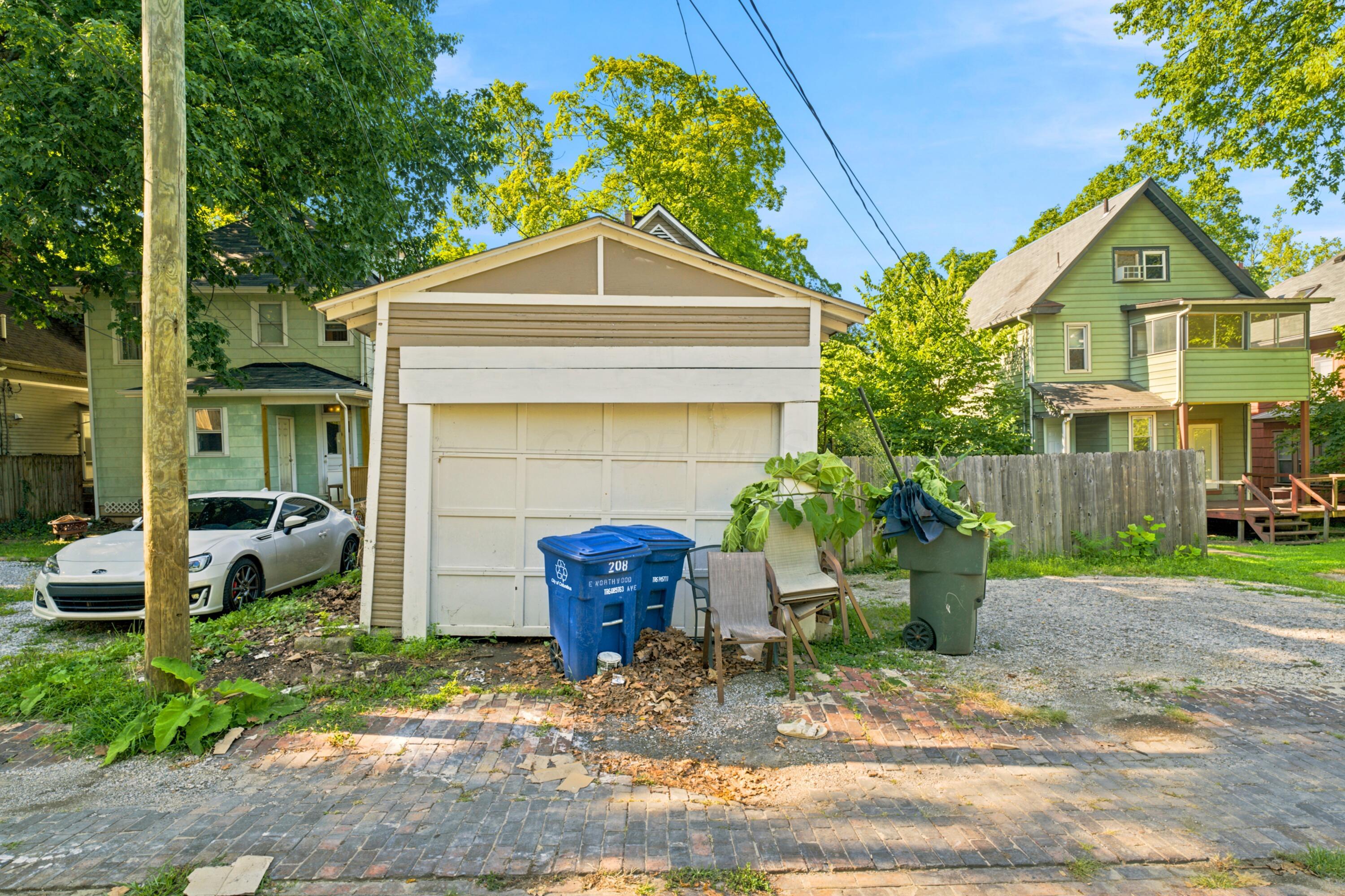 208 E Northwood Avenue