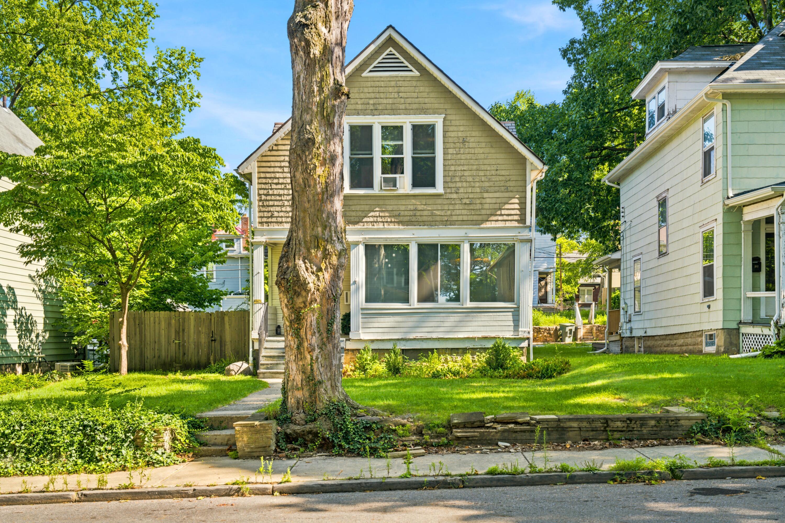 208 E Northwood Avenue