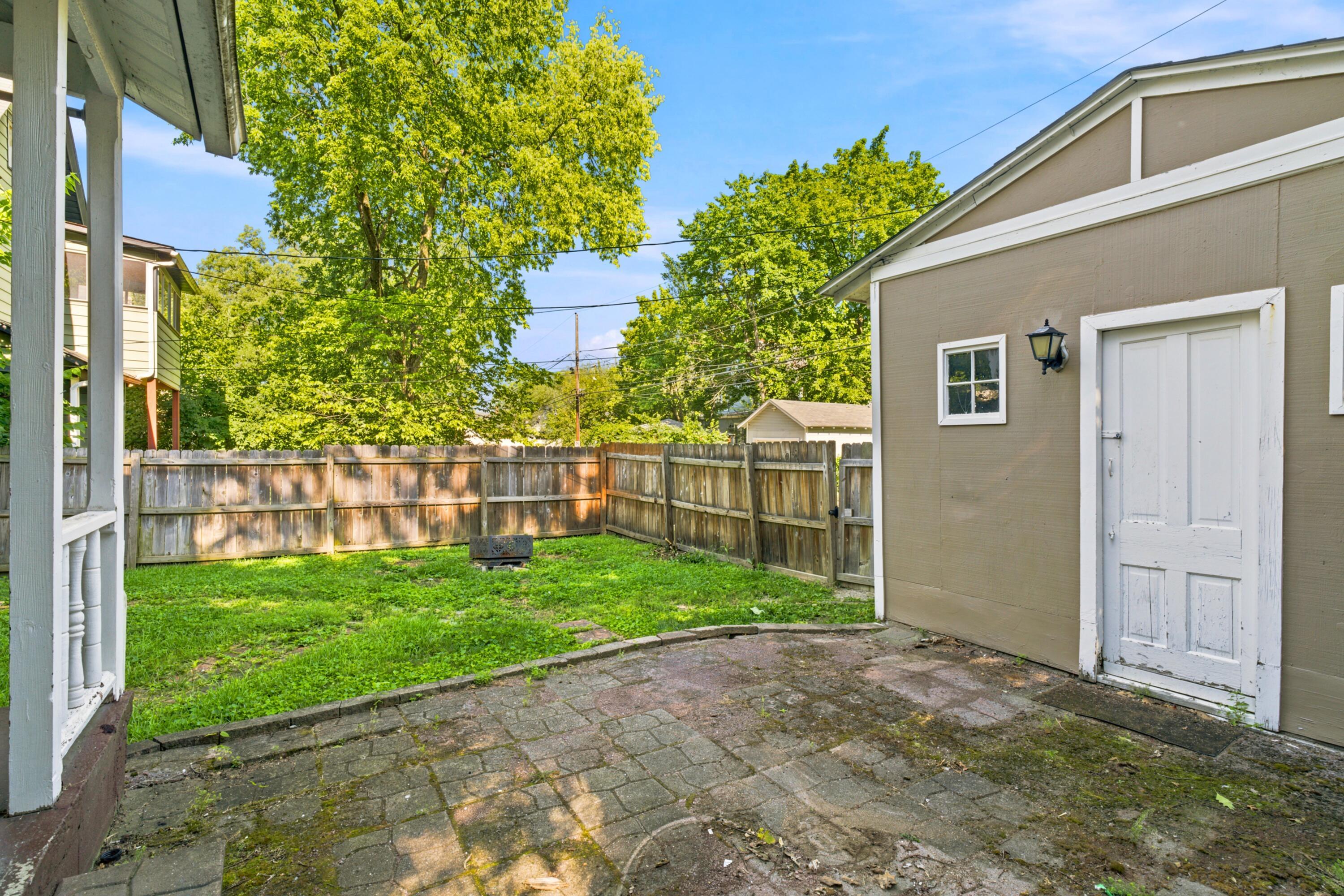 208 E Northwood Avenue