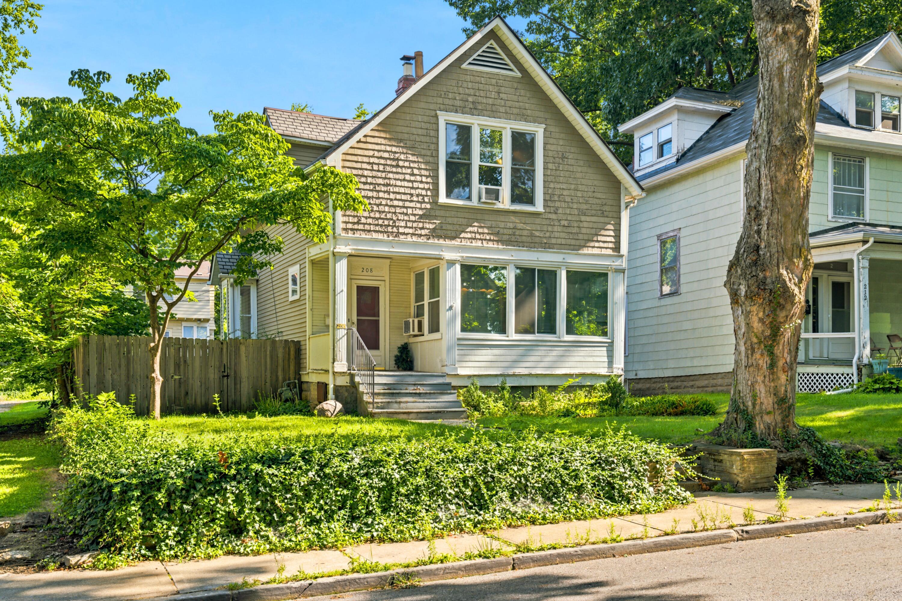 208 E Northwood Avenue