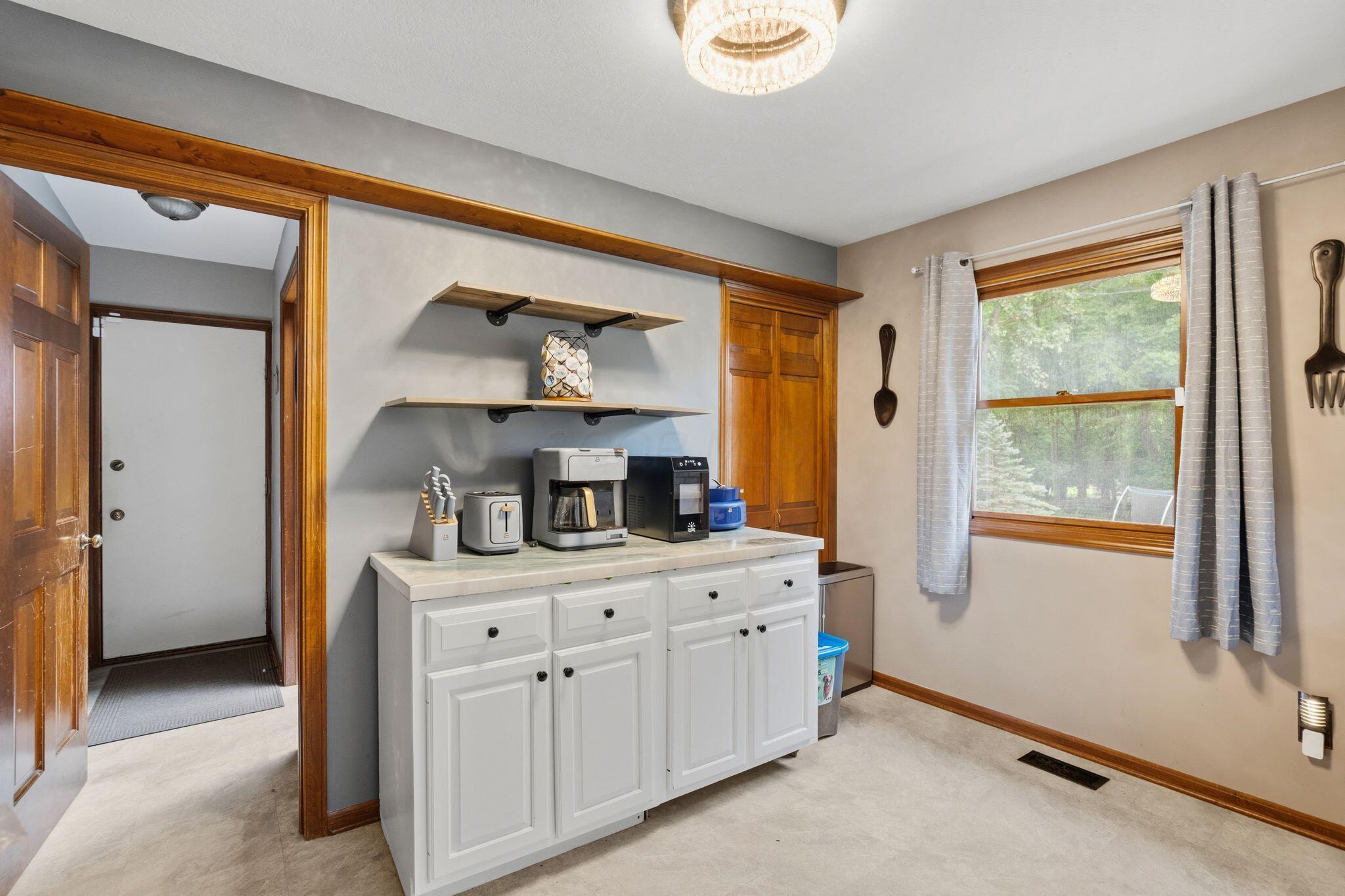 6711 Tussic Road