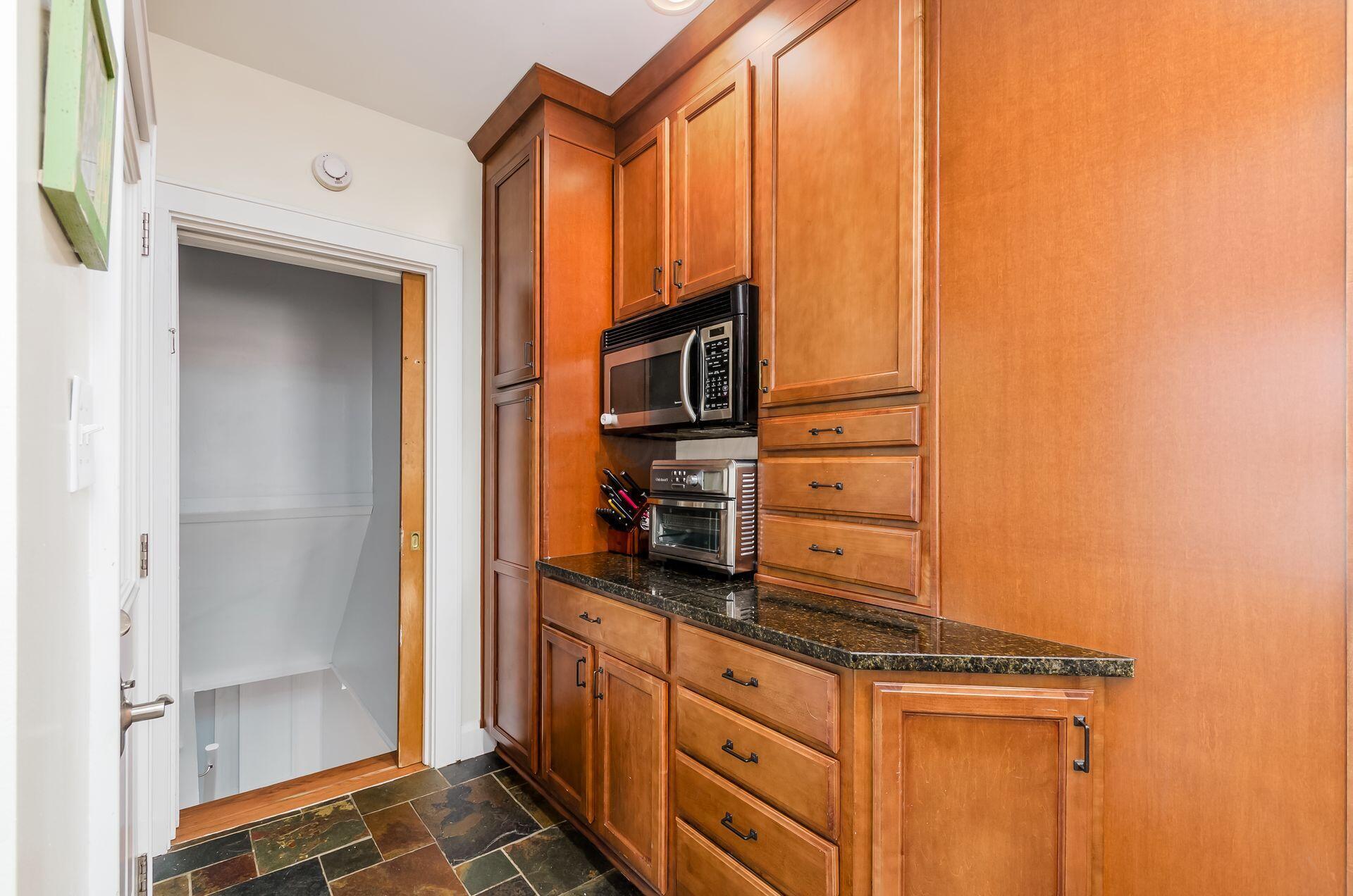 1251 Ashland Avenue