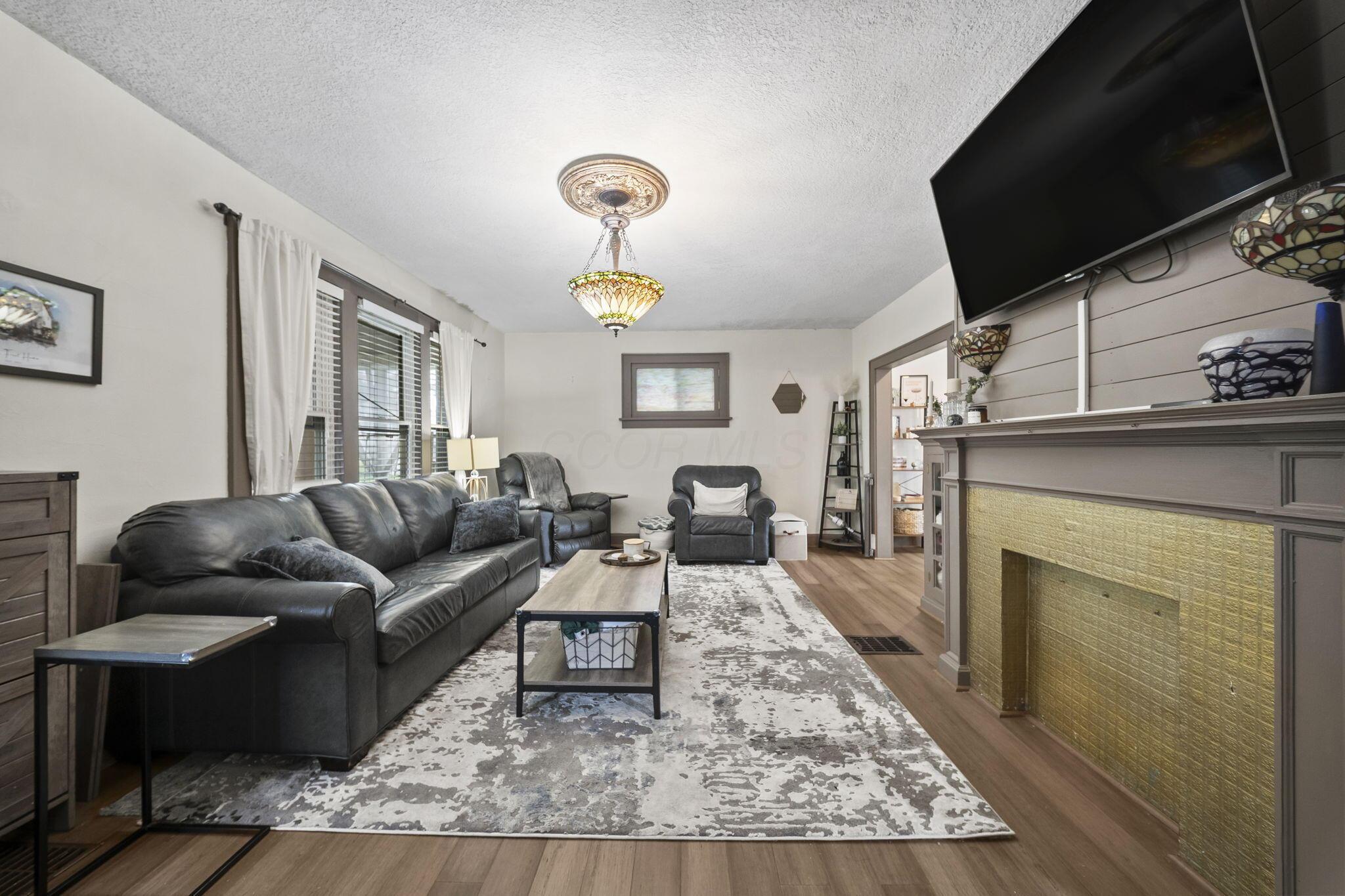 729 Thurman Avenue