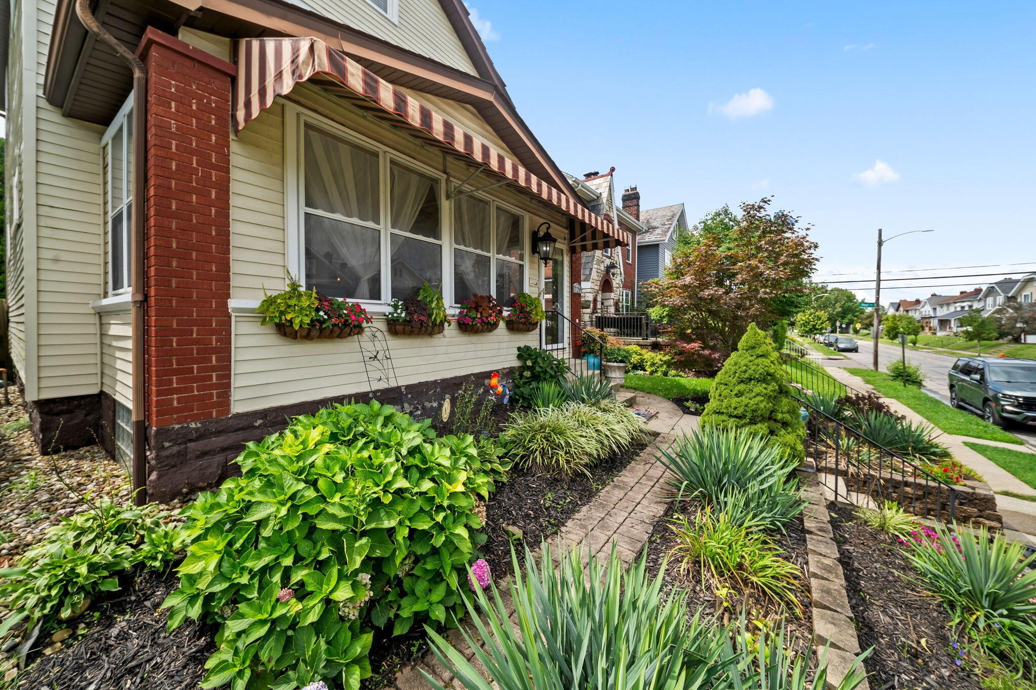 729 Thurman Avenue