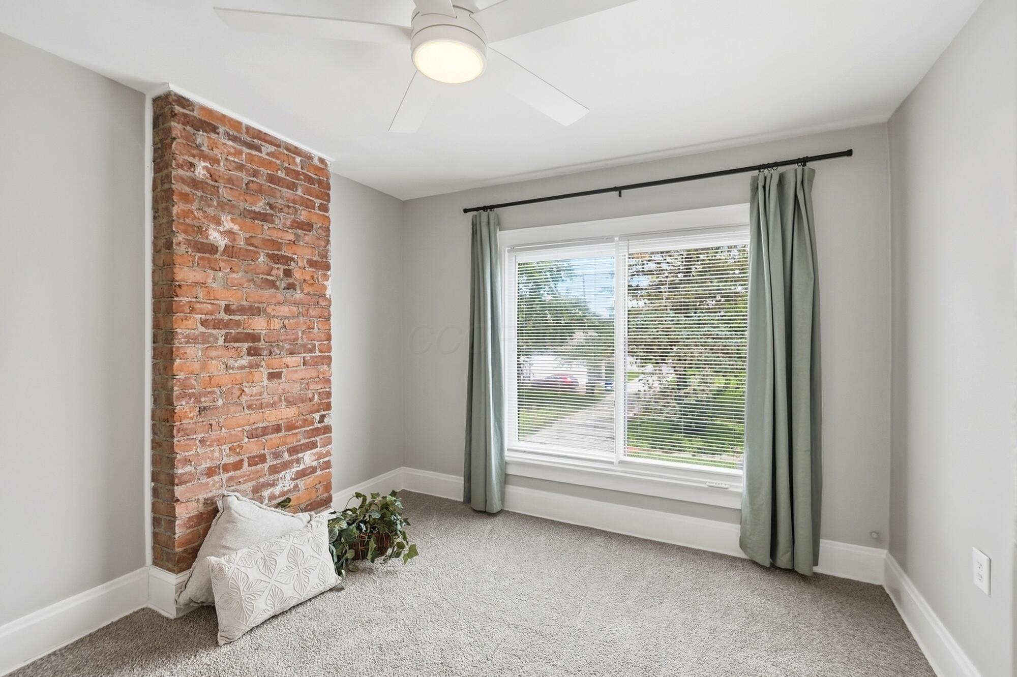 115 E Hinman Avenue