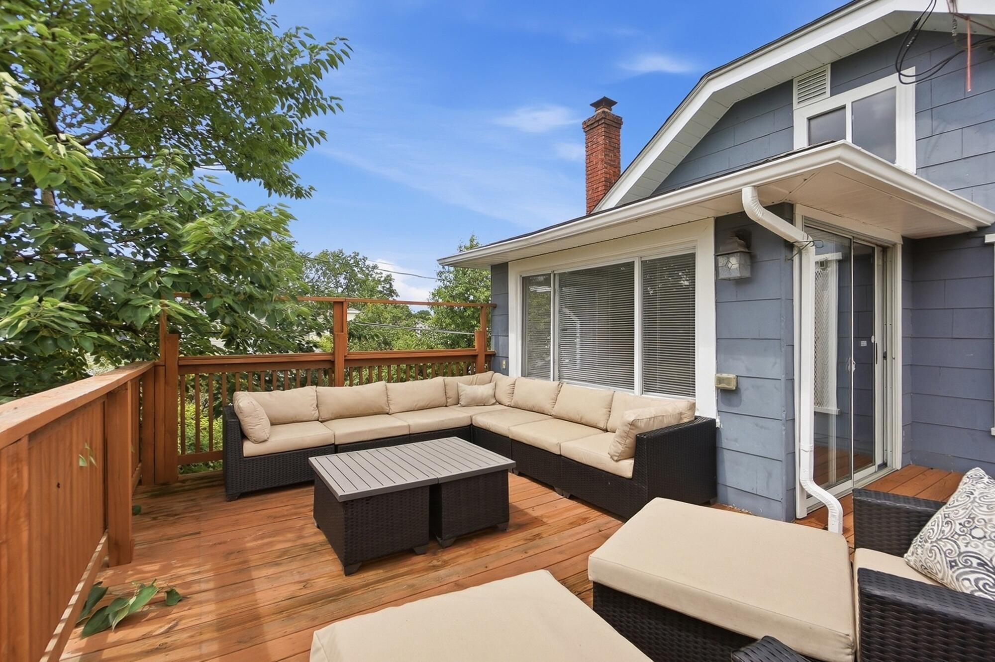 115 E Hinman Avenue